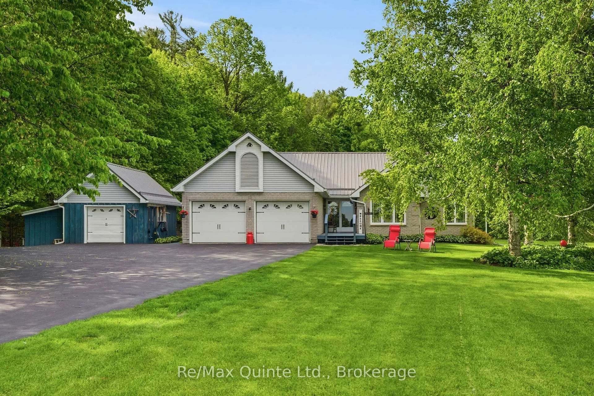 Photo 3 of 302 Clearview Road, Belleville, Thurlow Ward — HOMEH