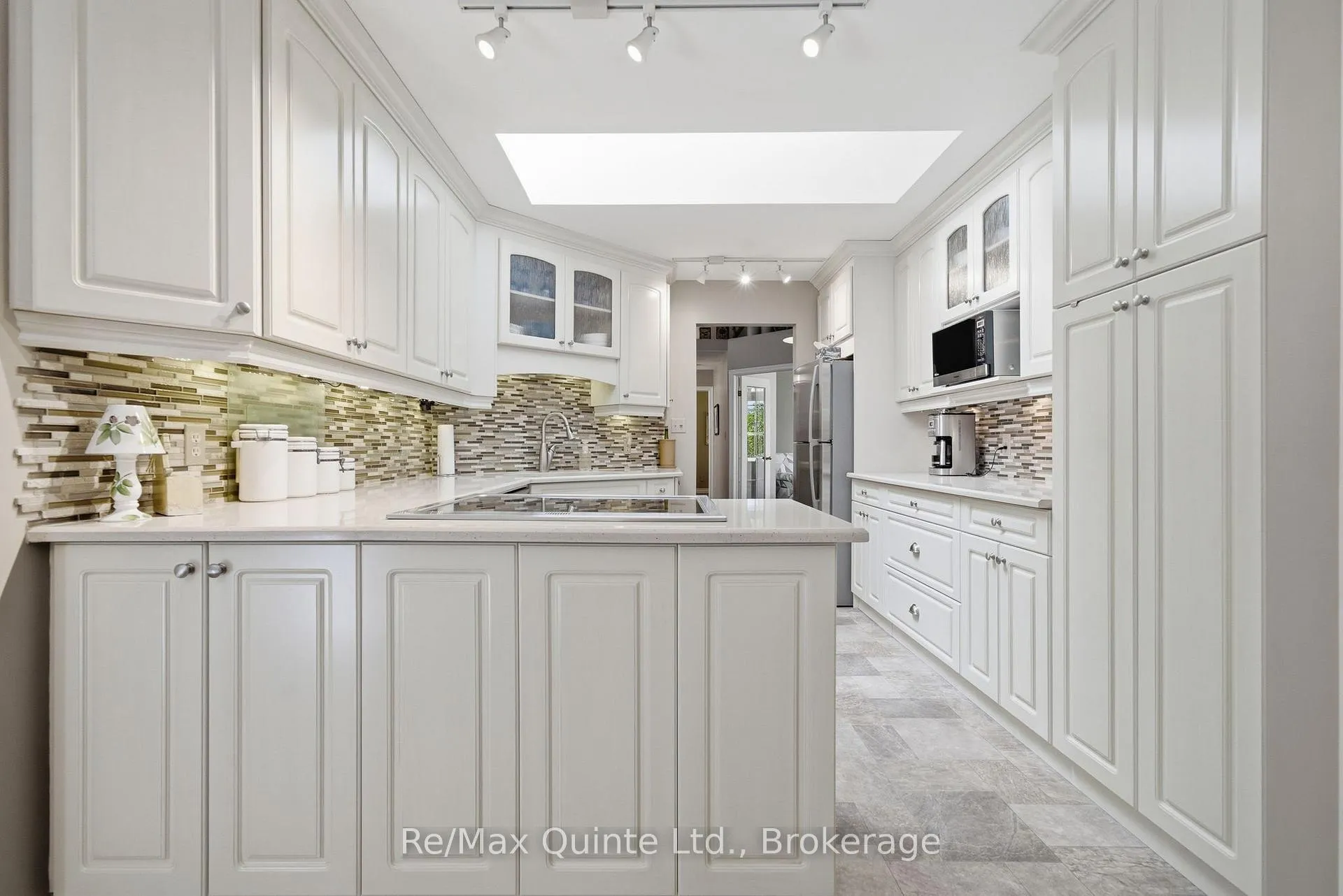 Photo 13 of 302 Clearview Road, Belleville, Thurlow Ward — HOMEH