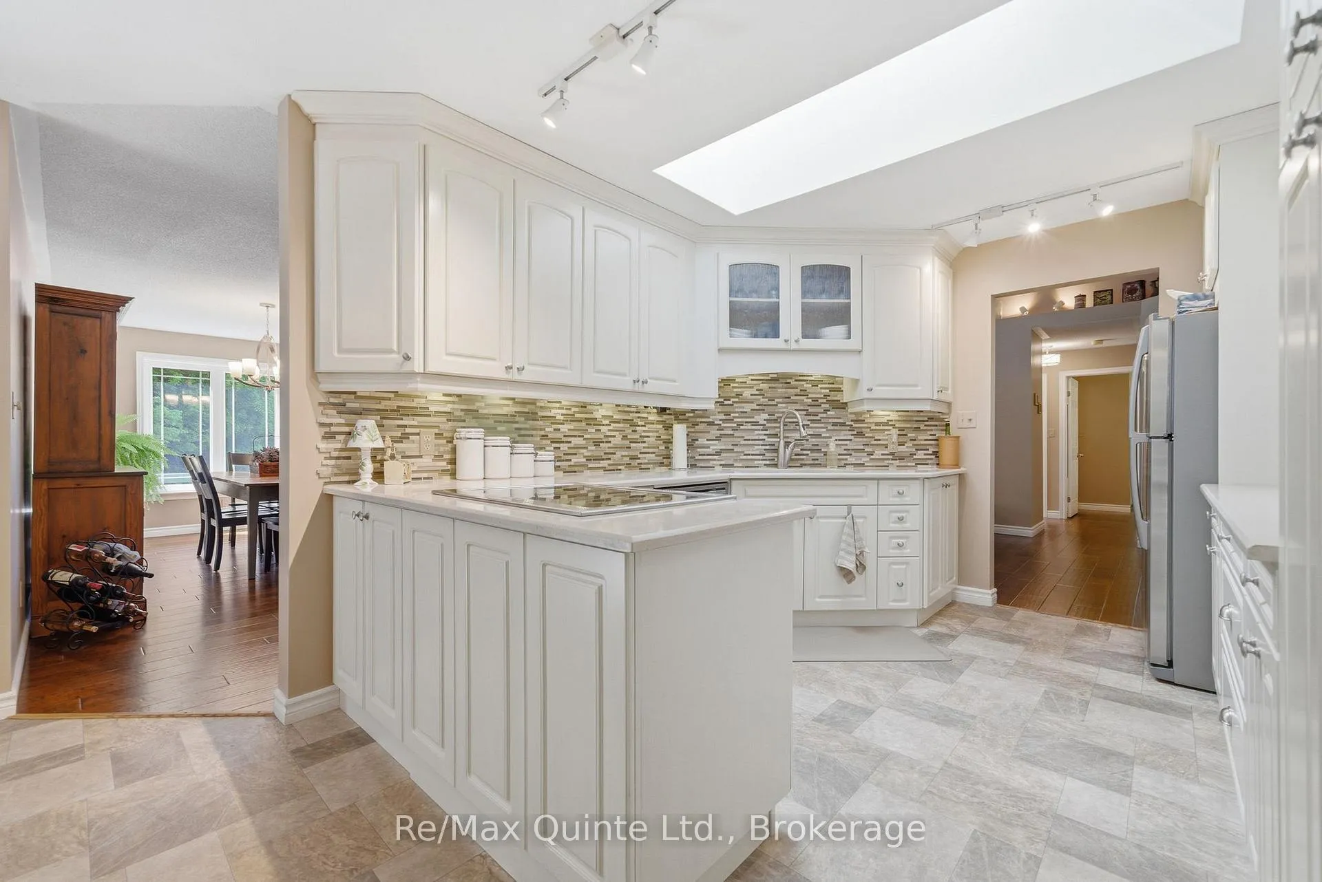 Photo 14 of 302 Clearview Road, Belleville, Thurlow Ward — HOMEH