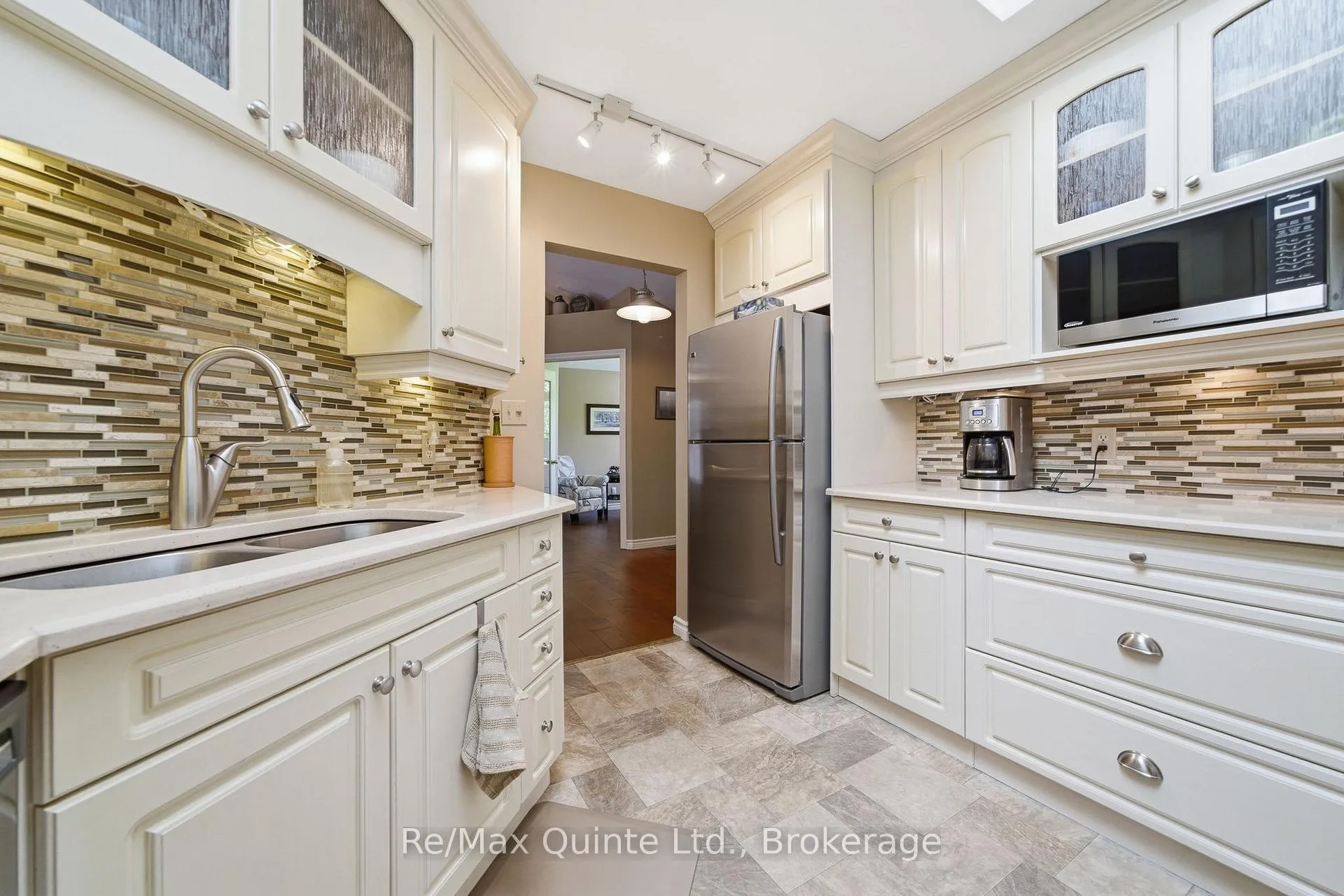 Photo 16 of 302 Clearview Road, Belleville, Thurlow Ward — HOMEH