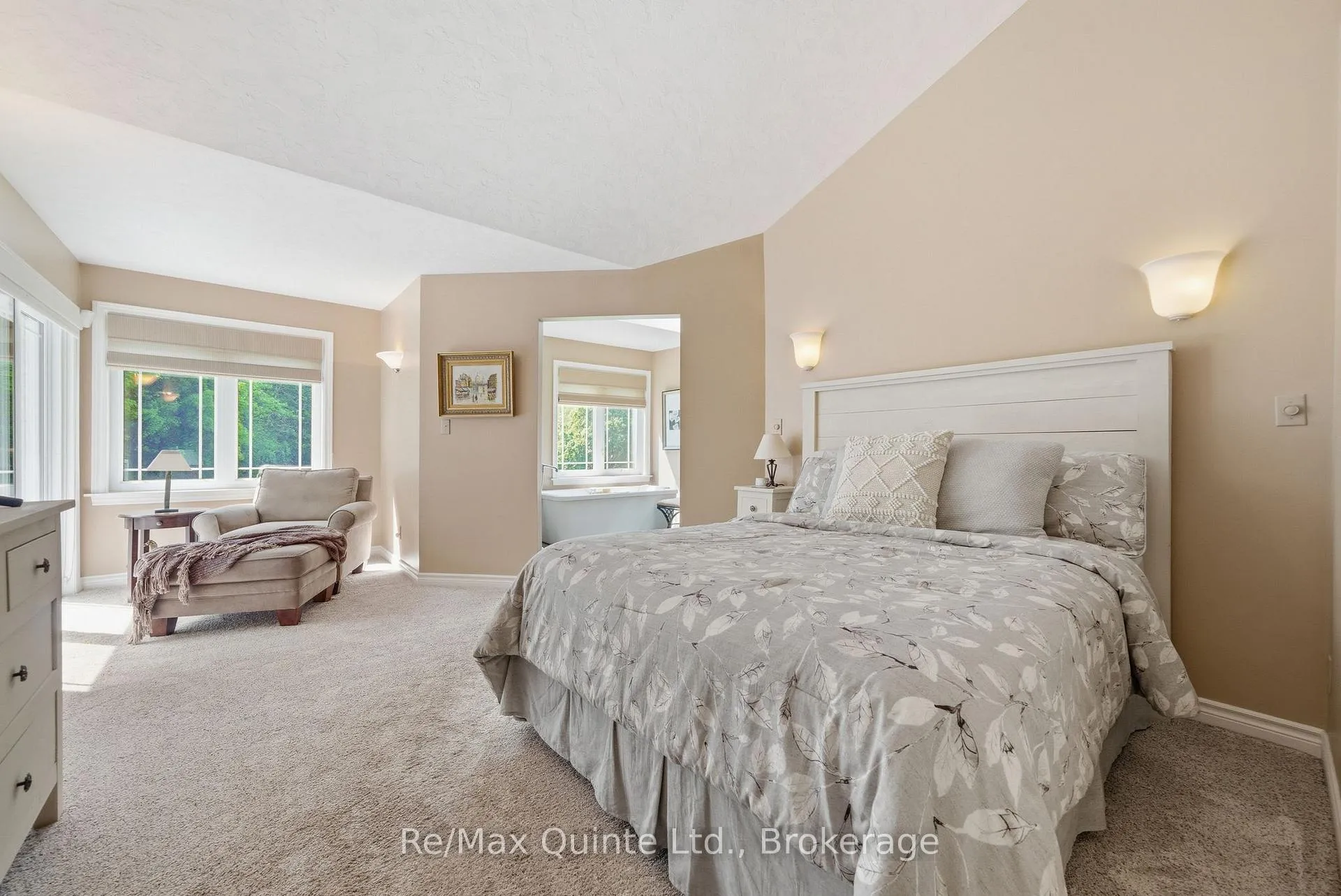 Photo 17 of 302 Clearview Road, Belleville, Thurlow Ward — HOMEH