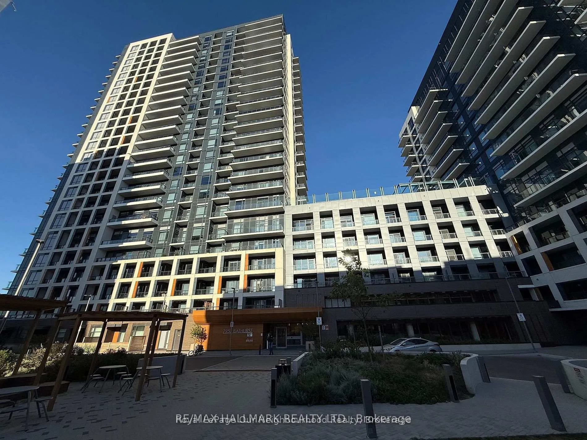 Photo 1 of Unit A921, 7950 Bathurst Street, Vaughan, Beverley Glen — HOMEH