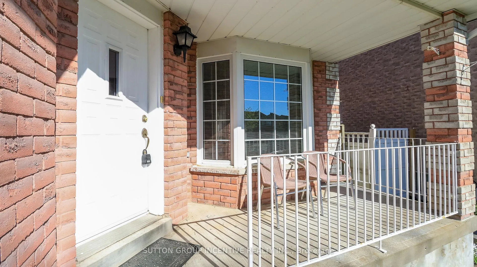 Photo 4 of 62 Birchwood Drive, Barrie, East Bayfield — HOMEH