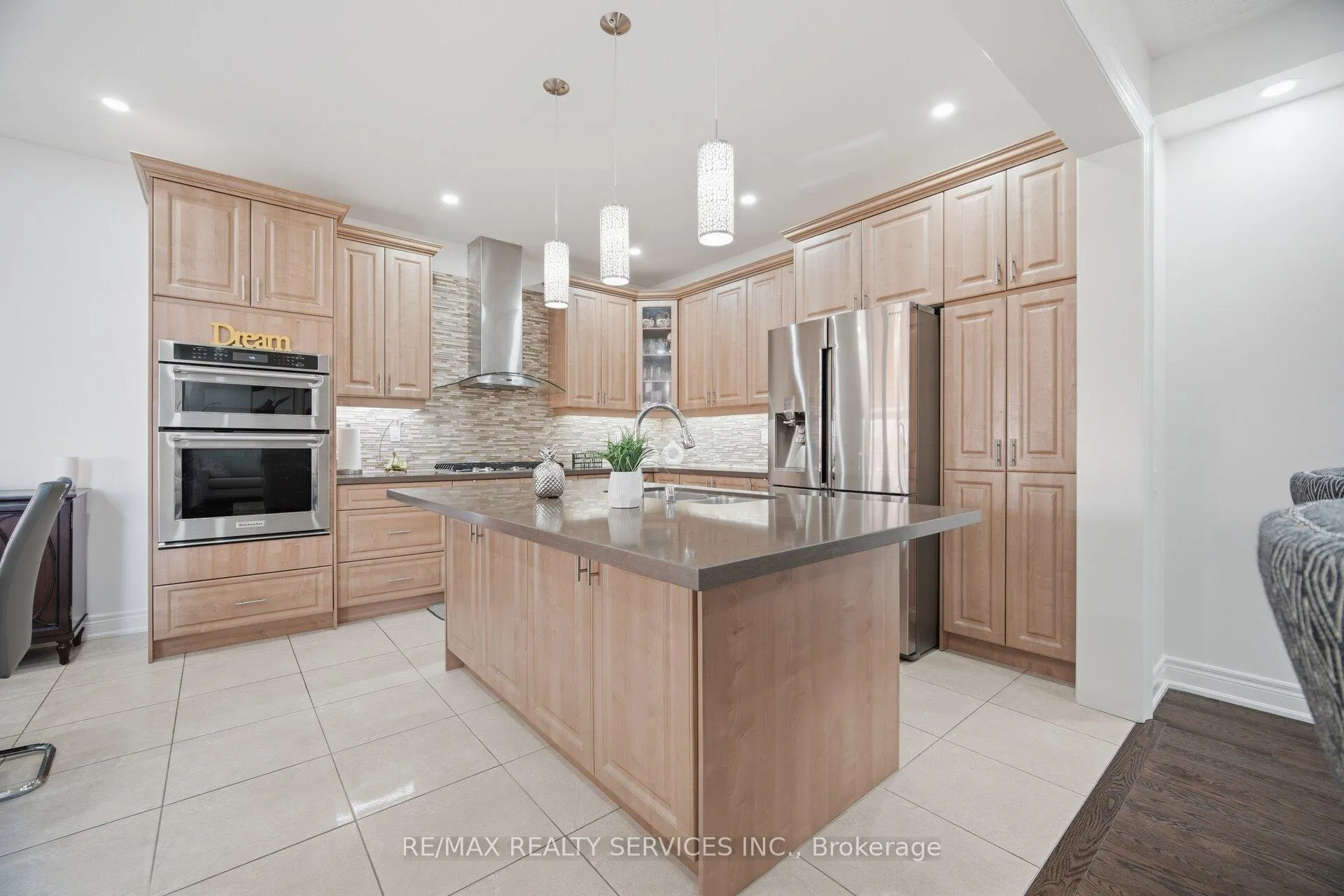 Photo 7 of 38 Blackberry Valley Crescent, Caledon, Rural Caledon — HOMEH