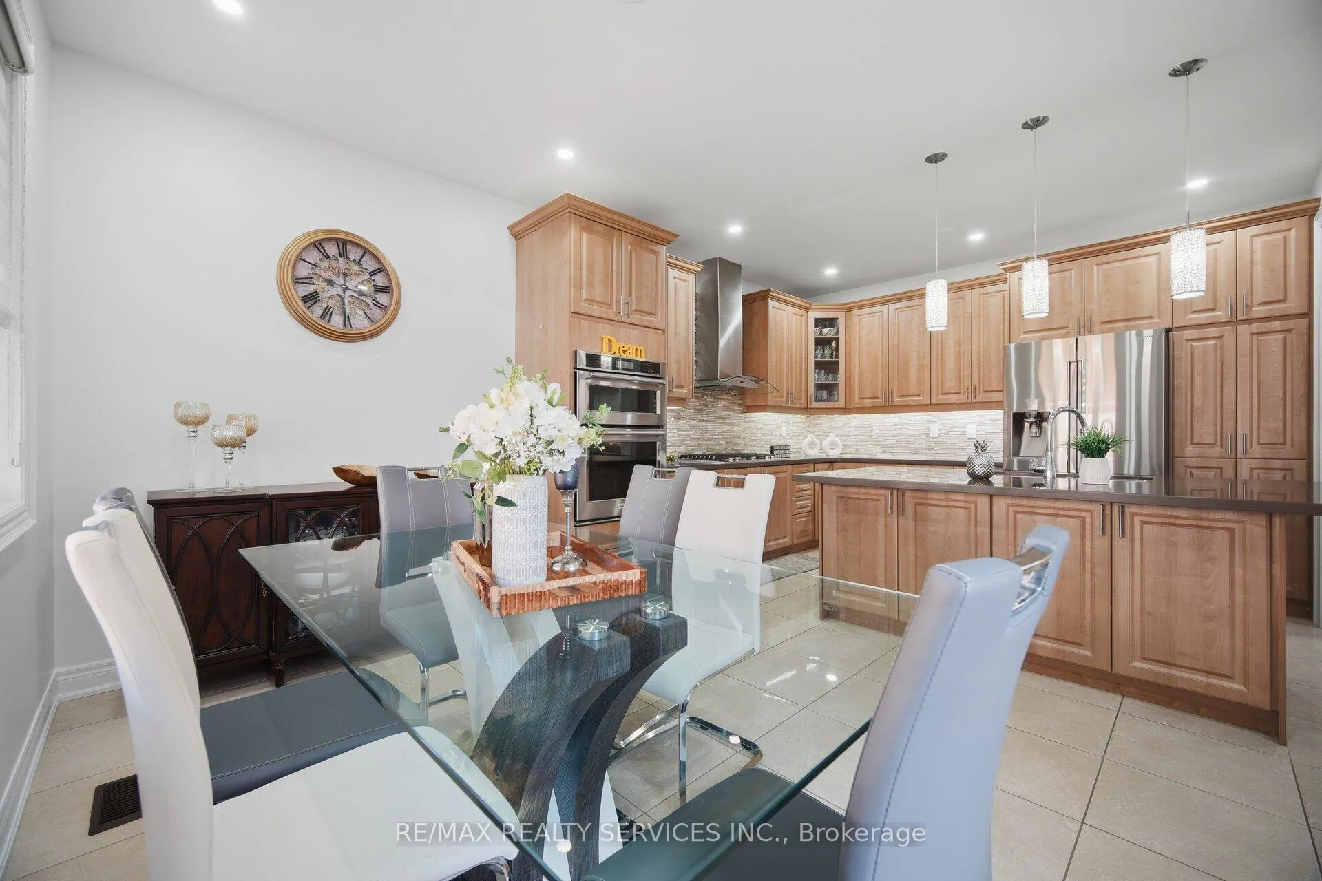 Photo 11 of 38 Blackberry Valley Crescent, Caledon, Rural Caledon — HOMEH