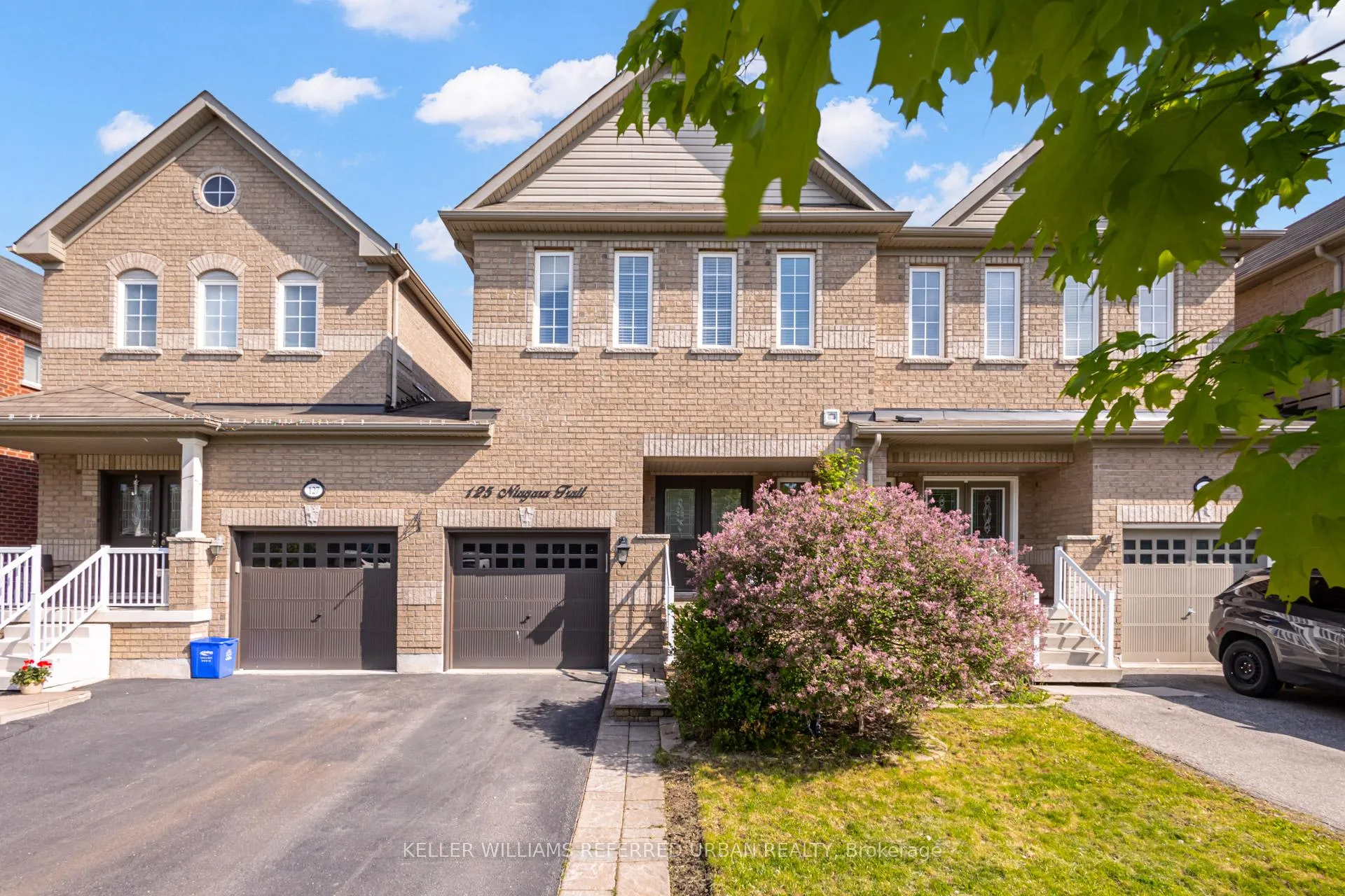 Front of 125 Niagara Trail