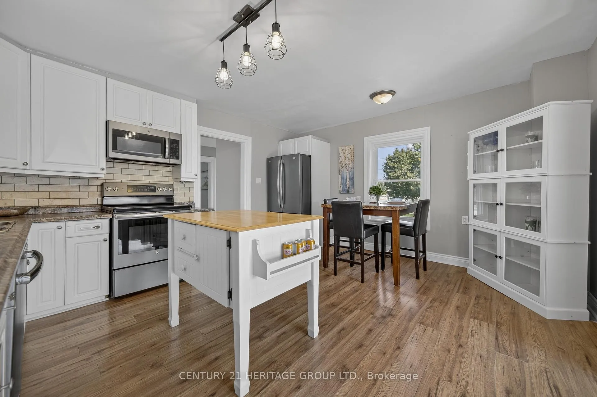 Photo 4 of 397 Mara Road, Brock, Beaverton — HOMEH