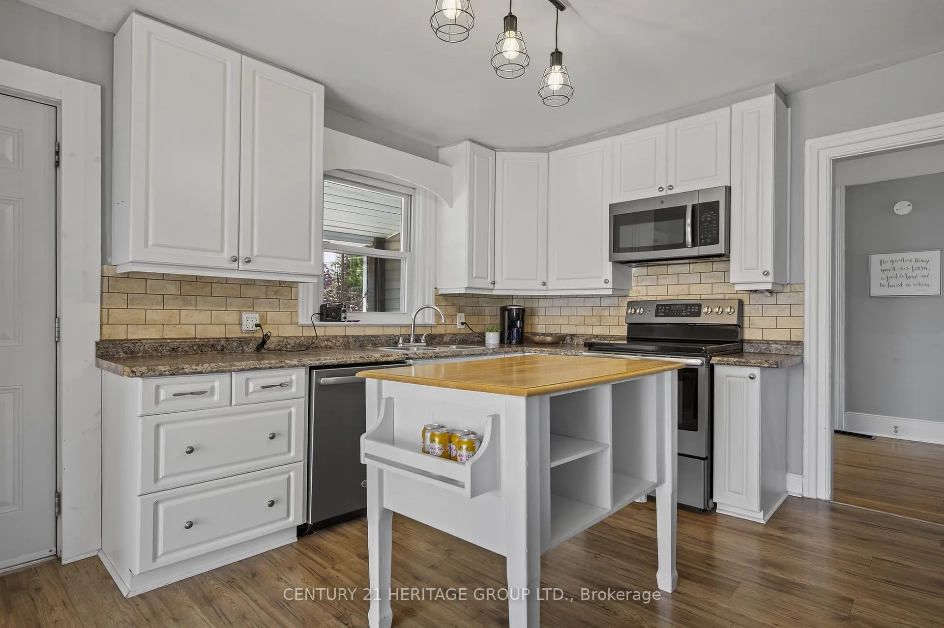 Photo 6 of 397 Mara Road, Brock, Beaverton — HOMEH