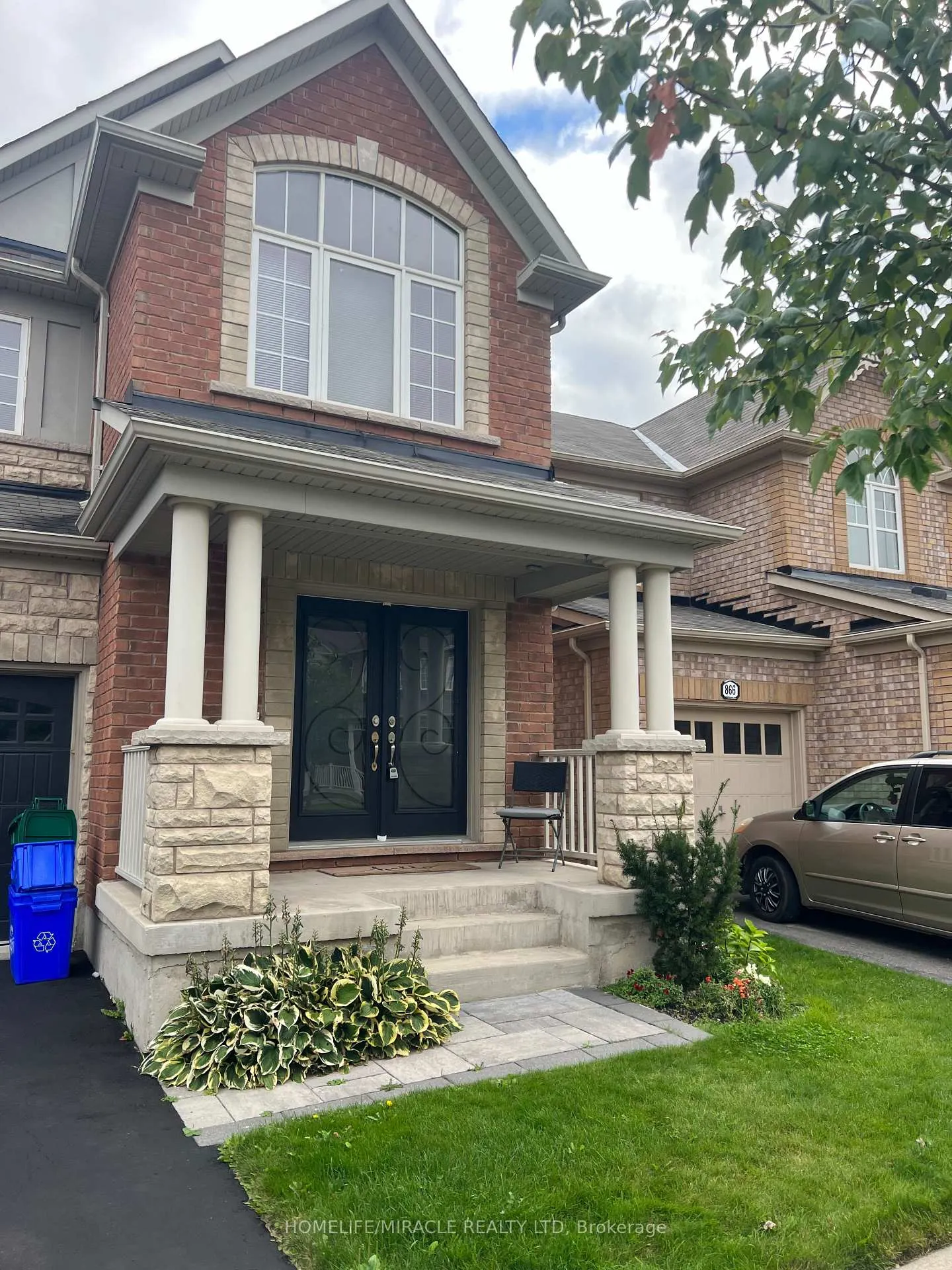 Photo 2 of 870 Mcewan Drive, Milton, Coates — HOMEH