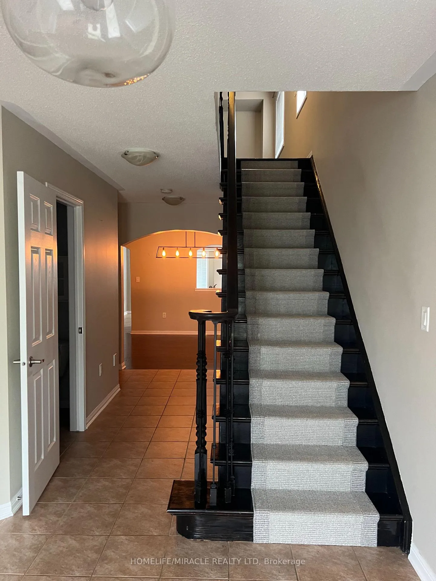 Photo 3 of 870 Mcewan Drive, Milton, Coates — HOMEH