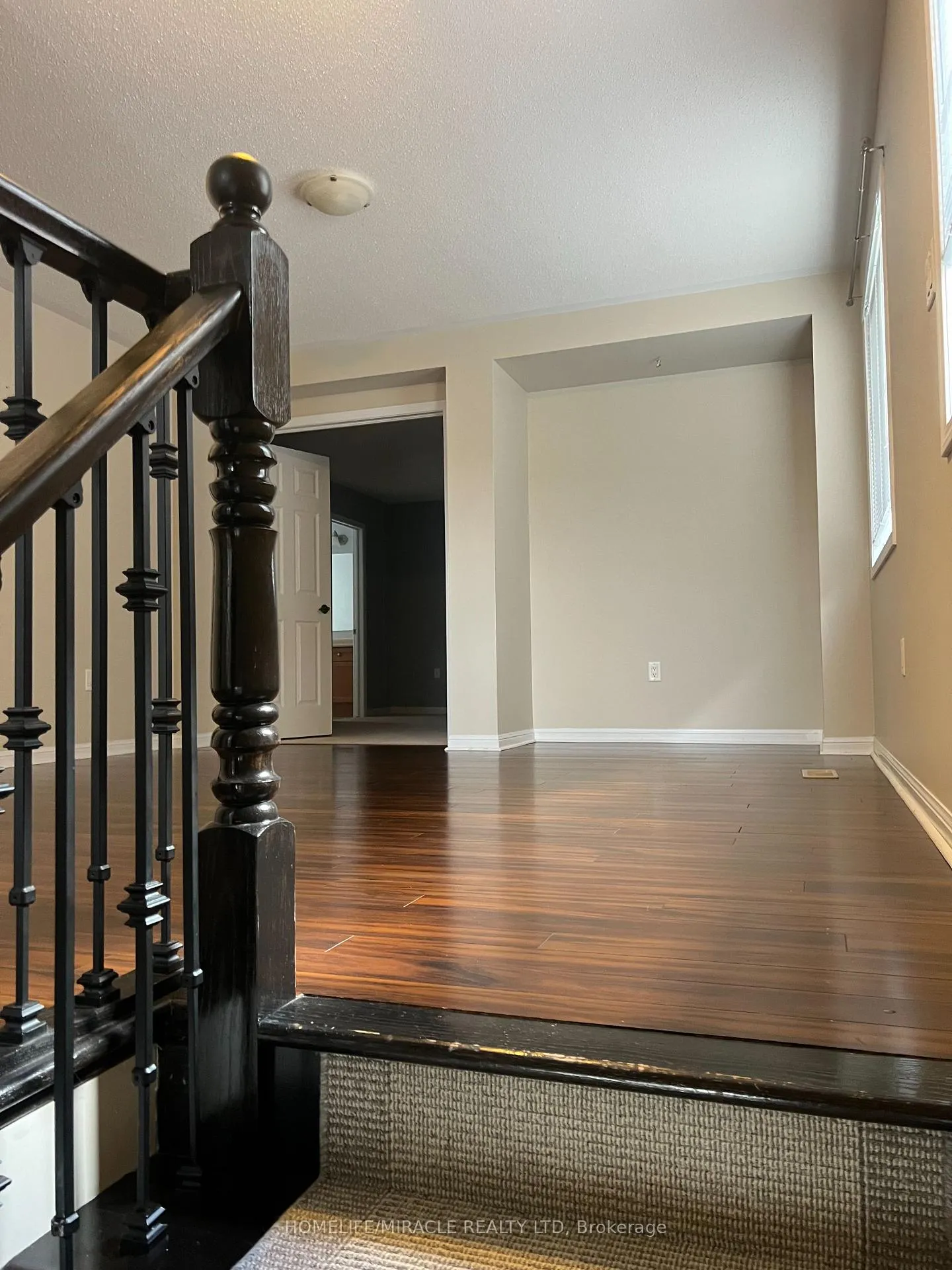 Photo 5 of 870 Mcewan Drive, Milton, Coates — HOMEH