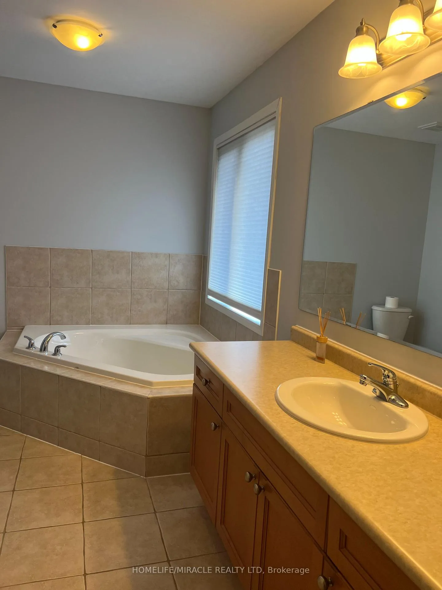 Photo 9 of 870 Mcewan Drive, Milton, Coates — HOMEH