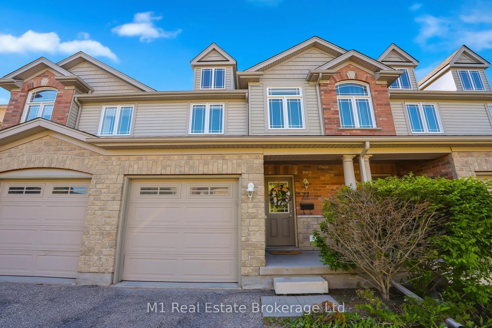 Photo 2 of 22 Lambeth Way, Guelph, Pineridge/Westminster Woods — HOMEH