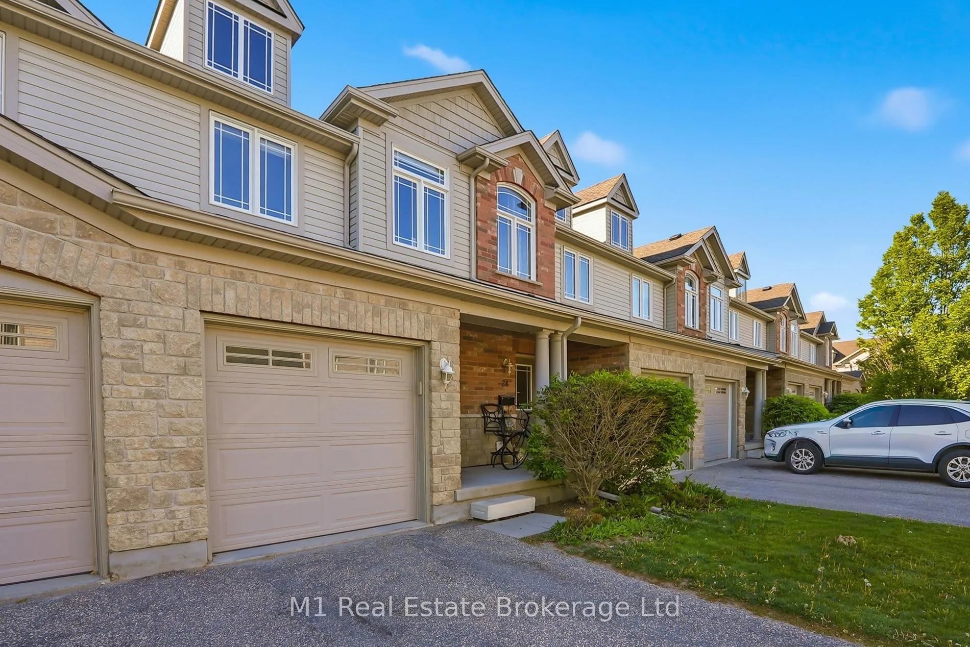 Photo 3 of 22 Lambeth Way, Guelph, Pineridge/Westminster Woods — HOMEH