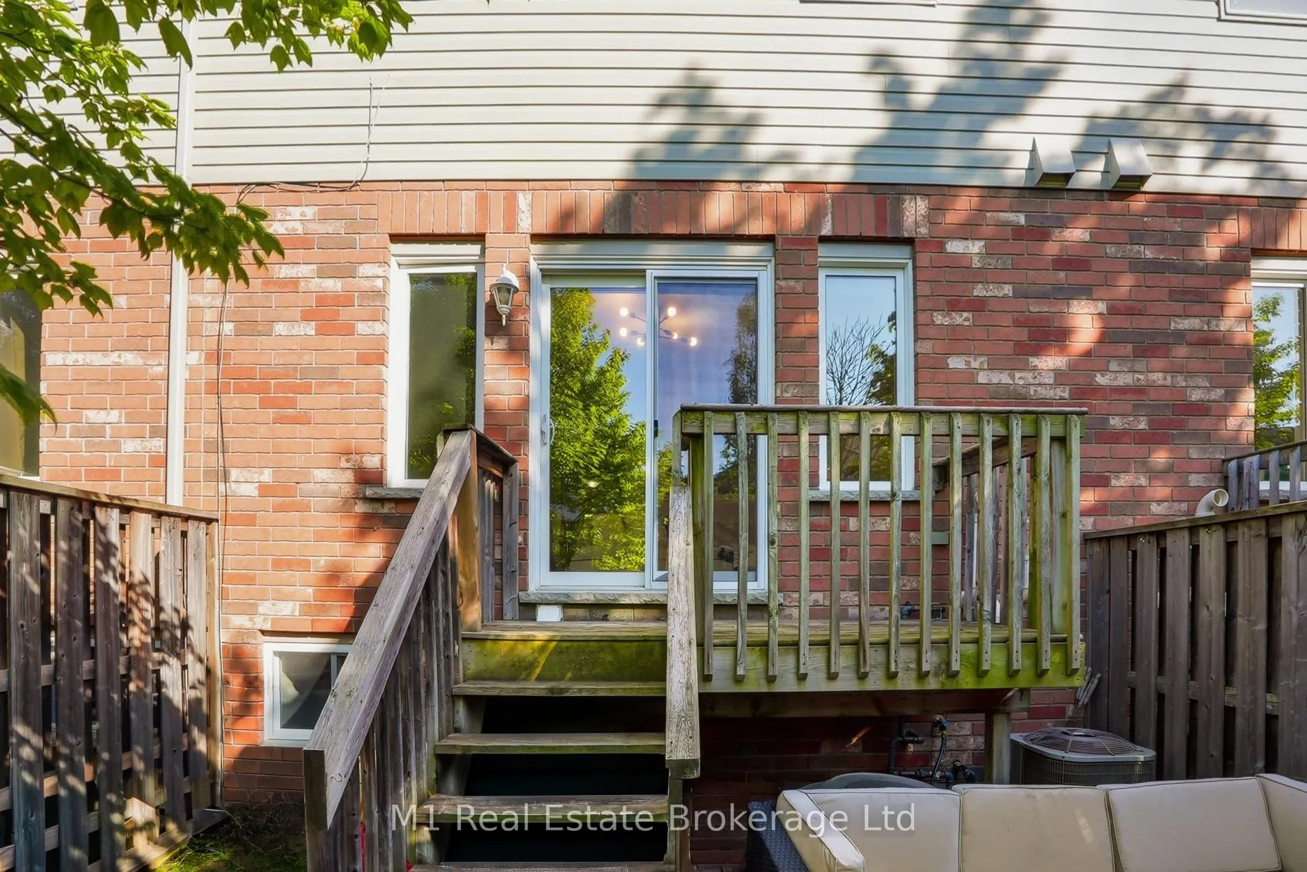 Photo 35 of 22 Lambeth Way, Guelph, Pineridge/Westminster Woods — HOMEH