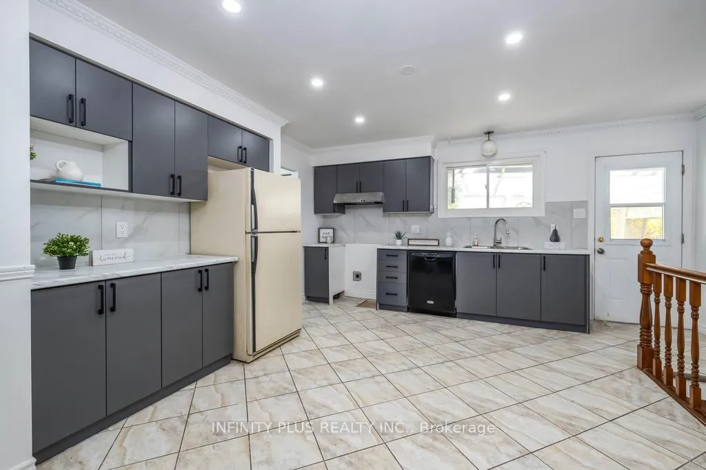 Photo 3 of 180 St Jerome Crescent, Kitchener — HOMEH