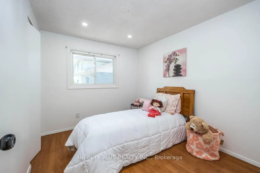 Photo 16 of 180 St Jerome Crescent, Kitchener — HOMEH