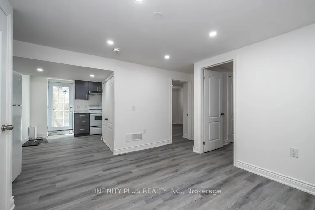 Photo 32 of 180 St Jerome Crescent, Kitchener — HOMEH