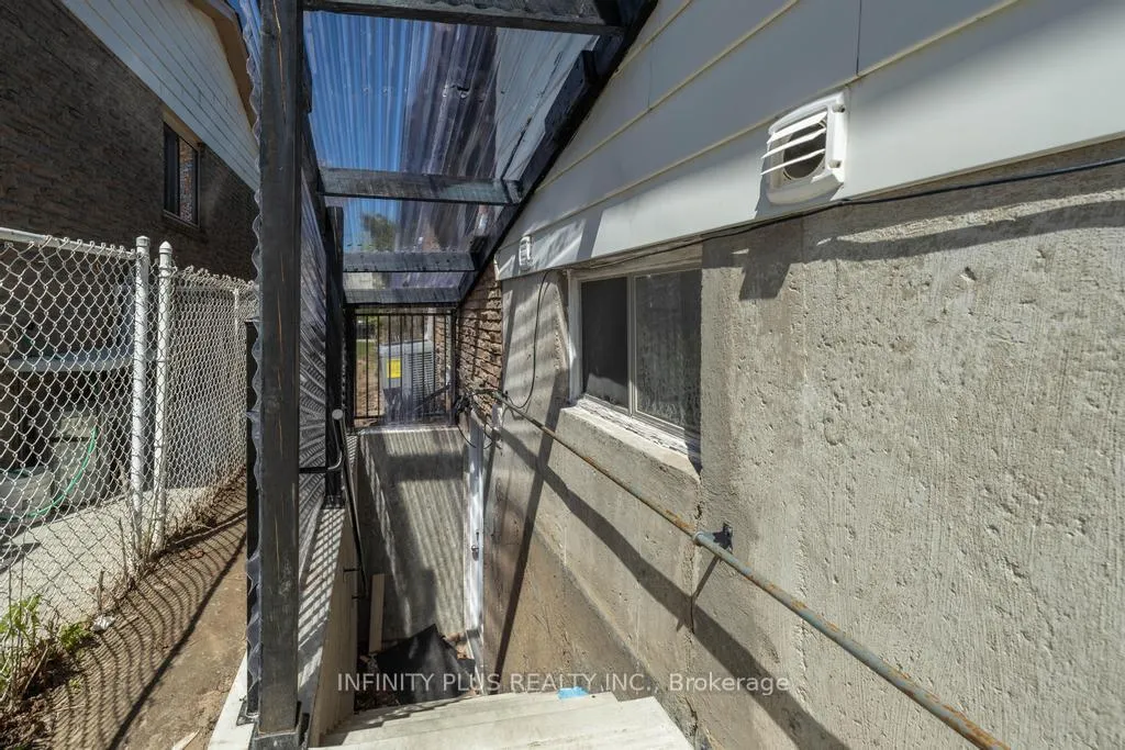 Photo 35 of 180 St Jerome Crescent, Kitchener — HOMEH