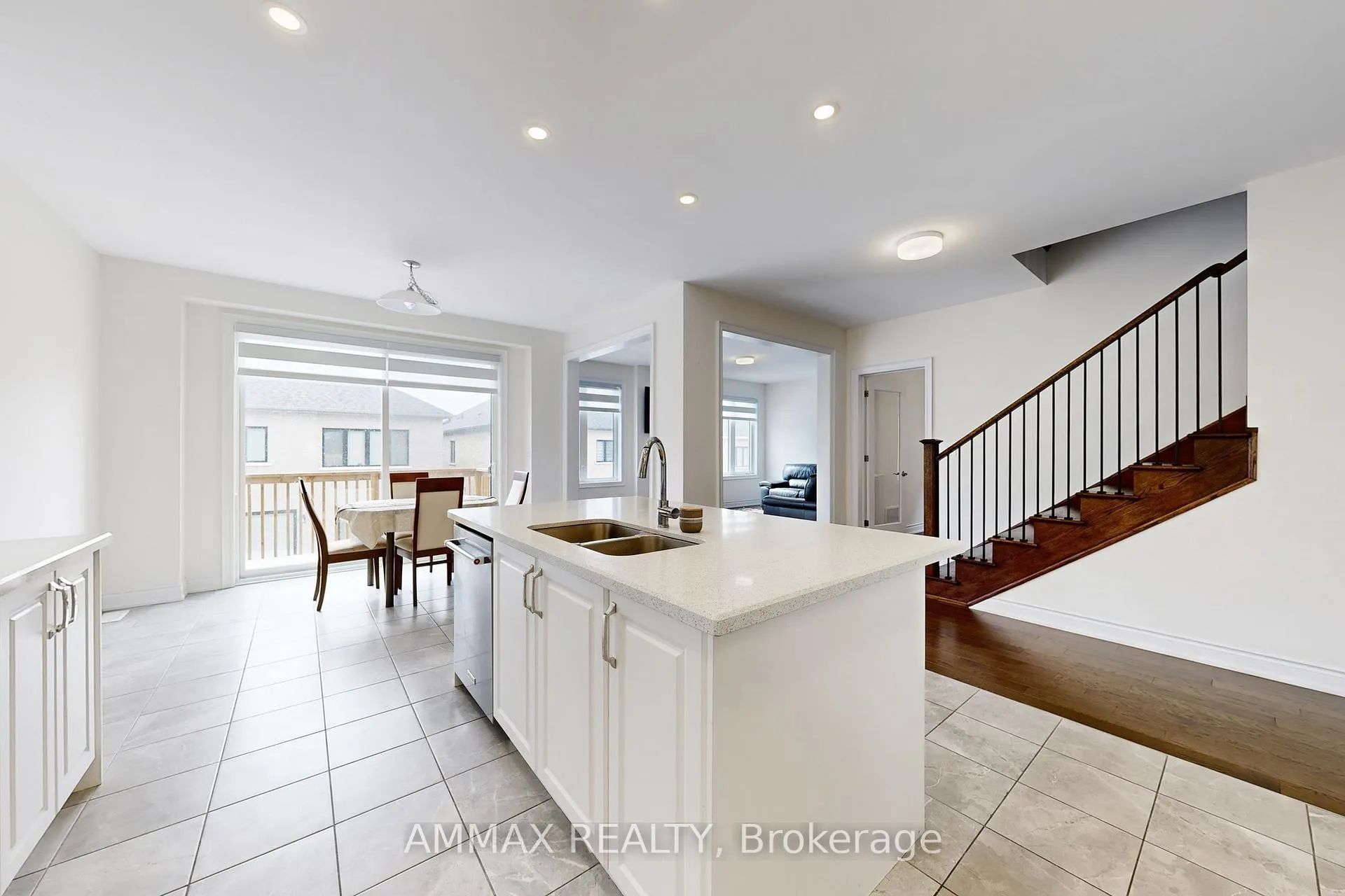 Photo 8 of 112 Bearberry Road, Springwater, Minesing — HOMEH