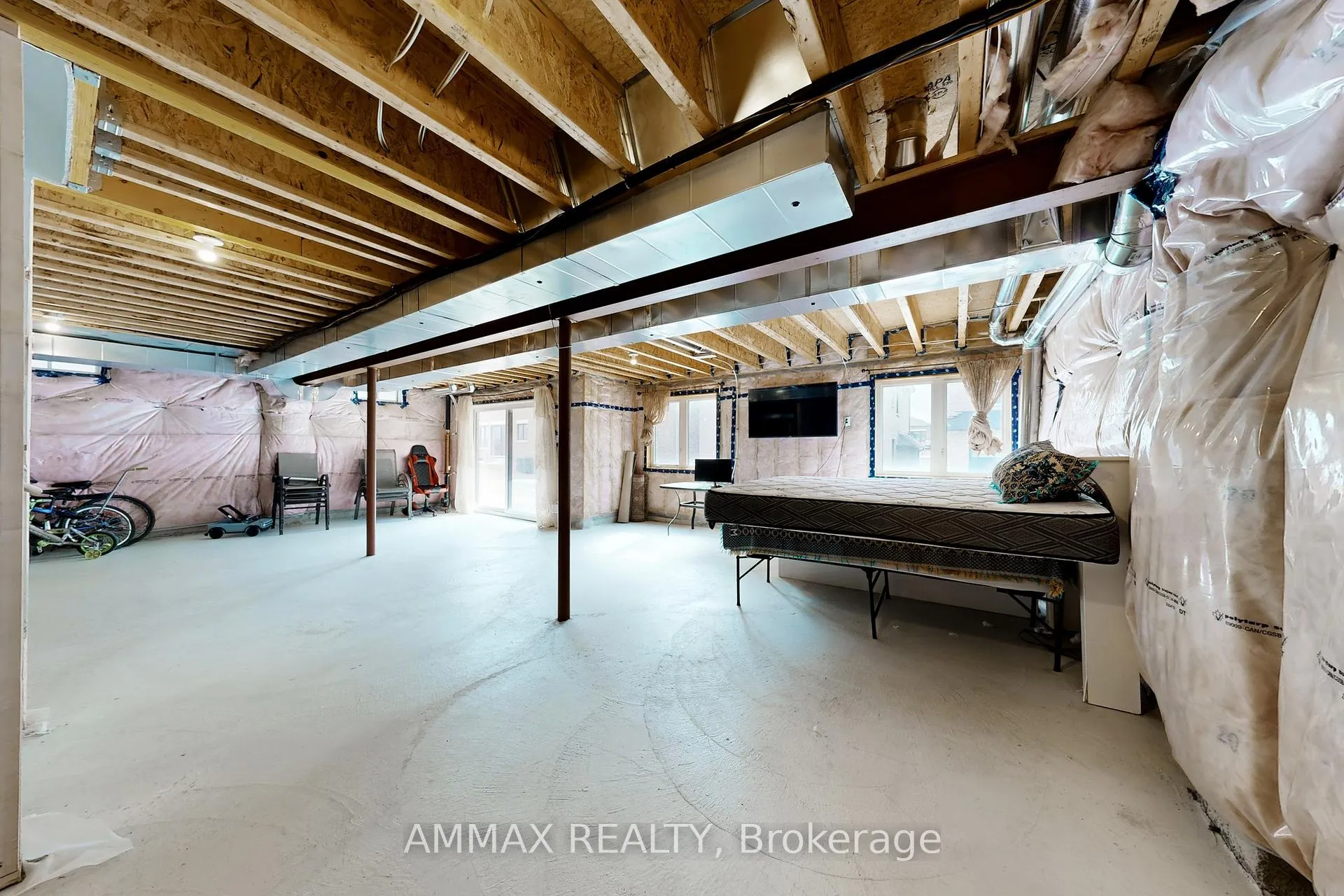 Photo 33 of 112 Bearberry Road, Springwater, Minesing — HOMEH