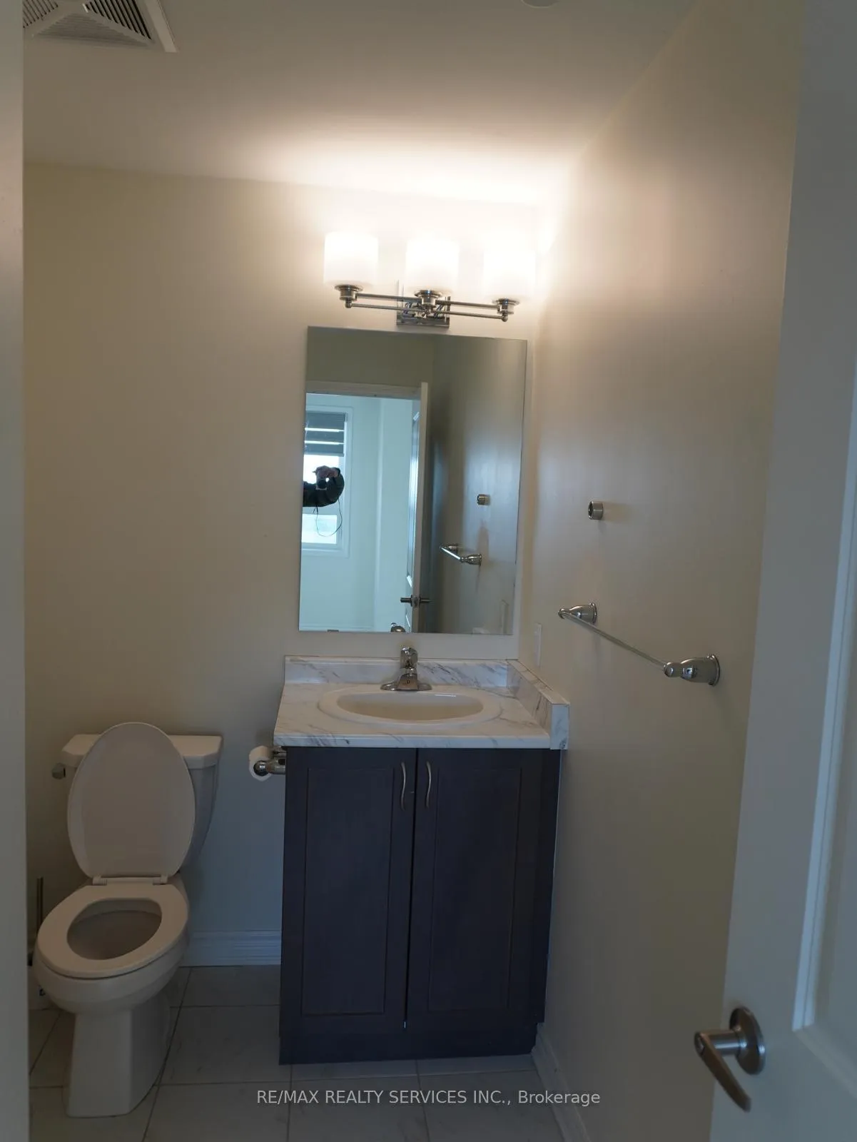 Photo 5 of Unit 512, 200 Lagerfeld Drive, Brampton, Northwest Brampton — HOMEH