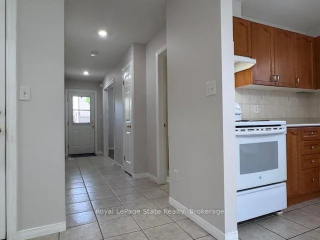 Photo 15 of Unit 16, 751 Rymal Road W, Hamilton, Carpenter — HOMEH