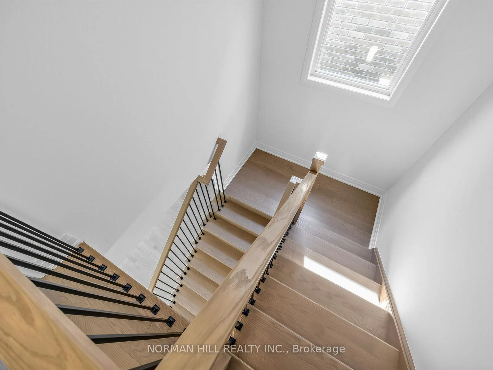 Photo 14 of 13 Lilestone Drive, Brampton, Credit Valley — HOMEH