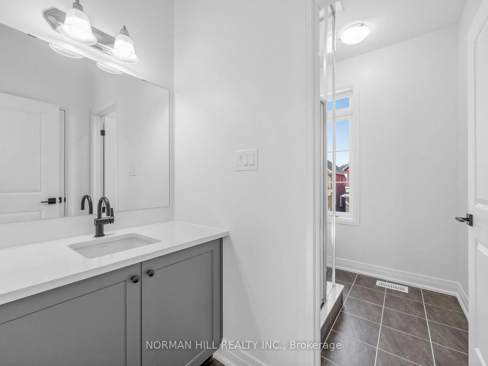 Photo 16 of 13 Lilestone Drive, Brampton, Credit Valley — HOMEH