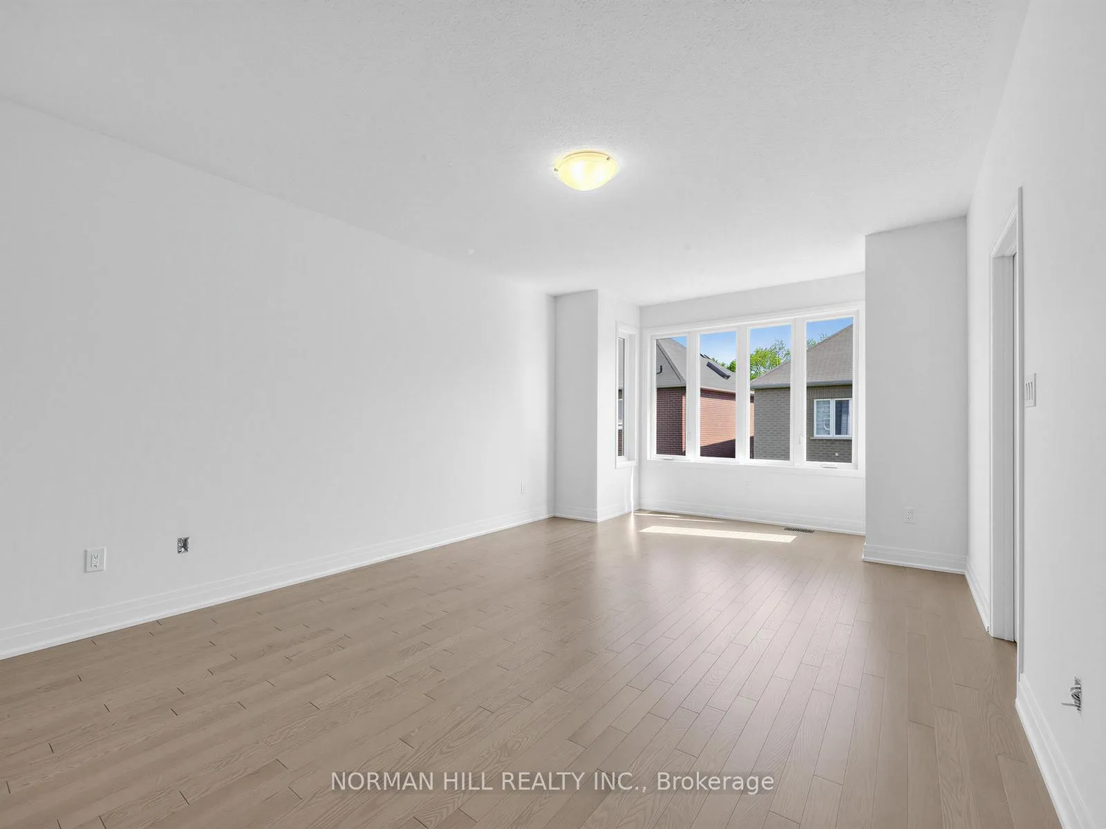 Photo 19 of 13 Lilestone Drive, Brampton, Credit Valley — HOMEH