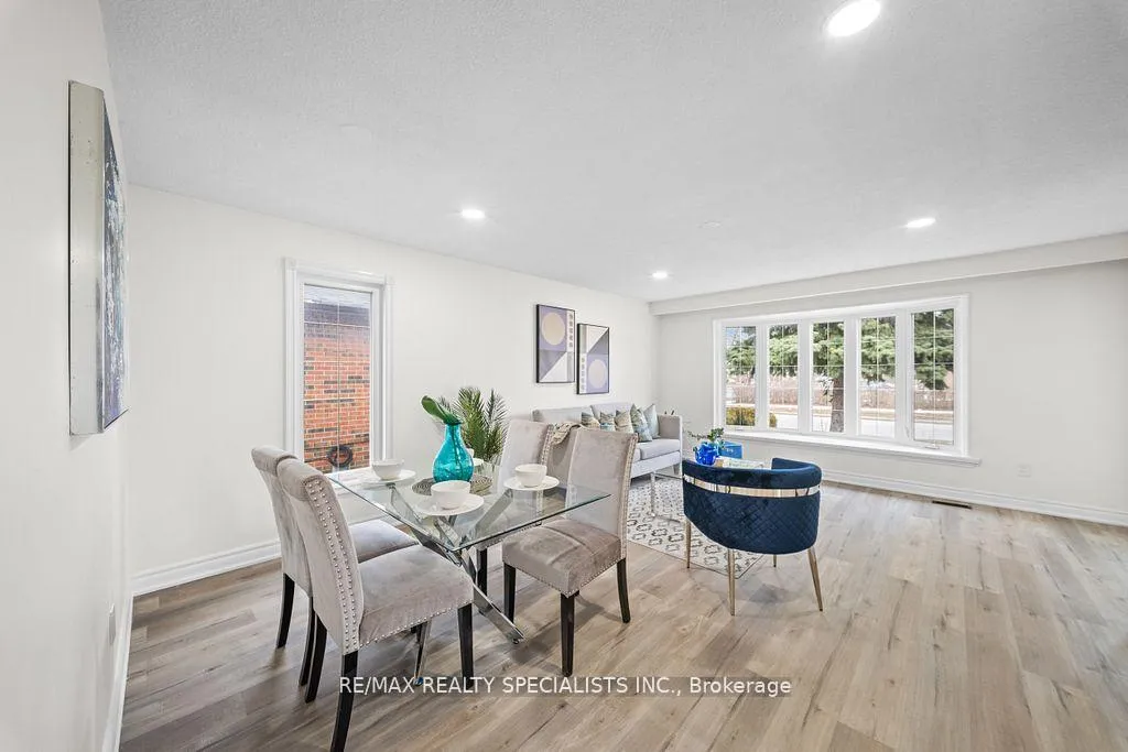 Photo 6 of 66 Avening Drive, Etobicoke, West Humber-Clairville — HOMEH