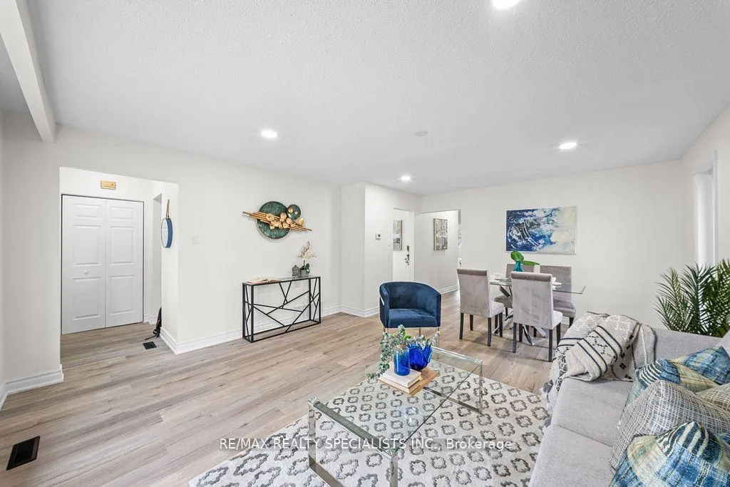 Photo 8 of 66 Avening Drive, Etobicoke, West Humber-Clairville — HOMEH