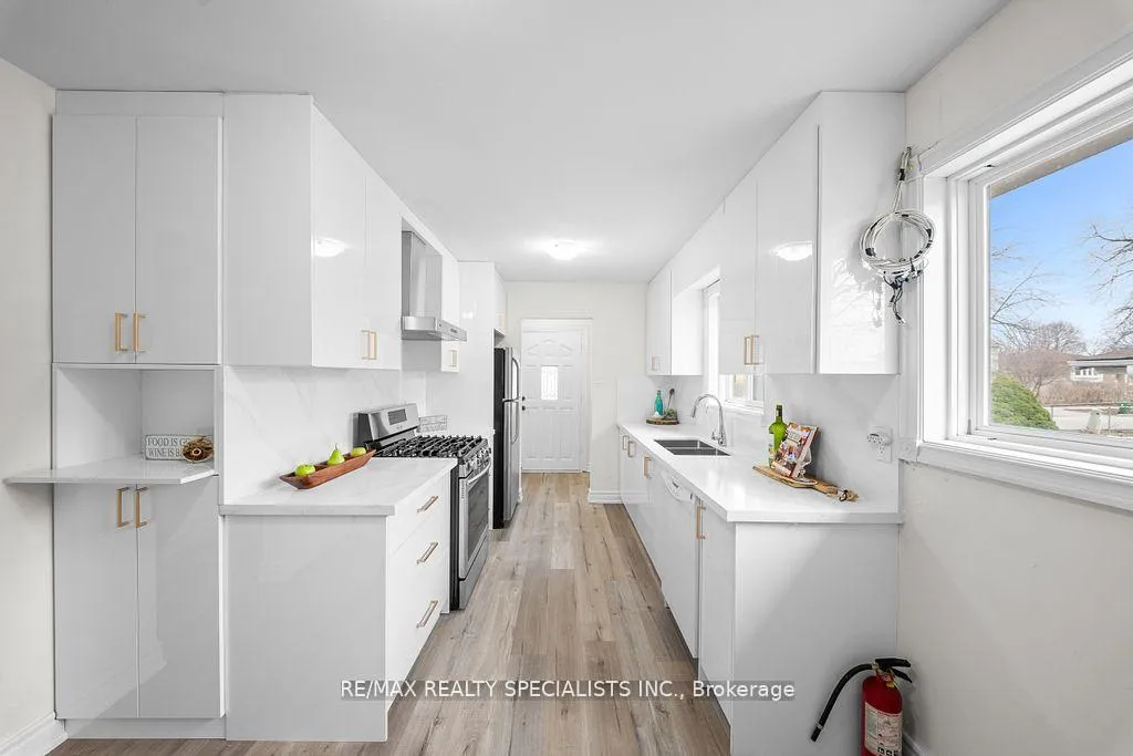 Photo 11 of 66 Avening Drive, Etobicoke, West Humber-Clairville — HOMEH