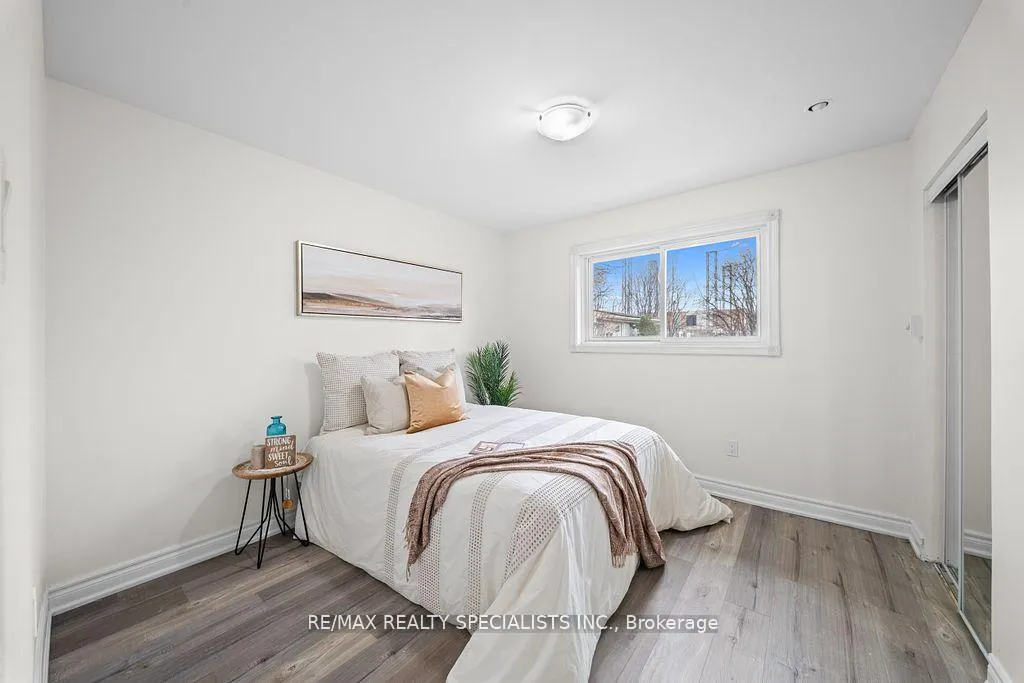 Photo 17 of 66 Avening Drive, Etobicoke, West Humber-Clairville — HOMEH