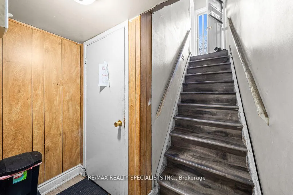 Photo 23 of 66 Avening Drive, Etobicoke, West Humber-Clairville — HOMEH