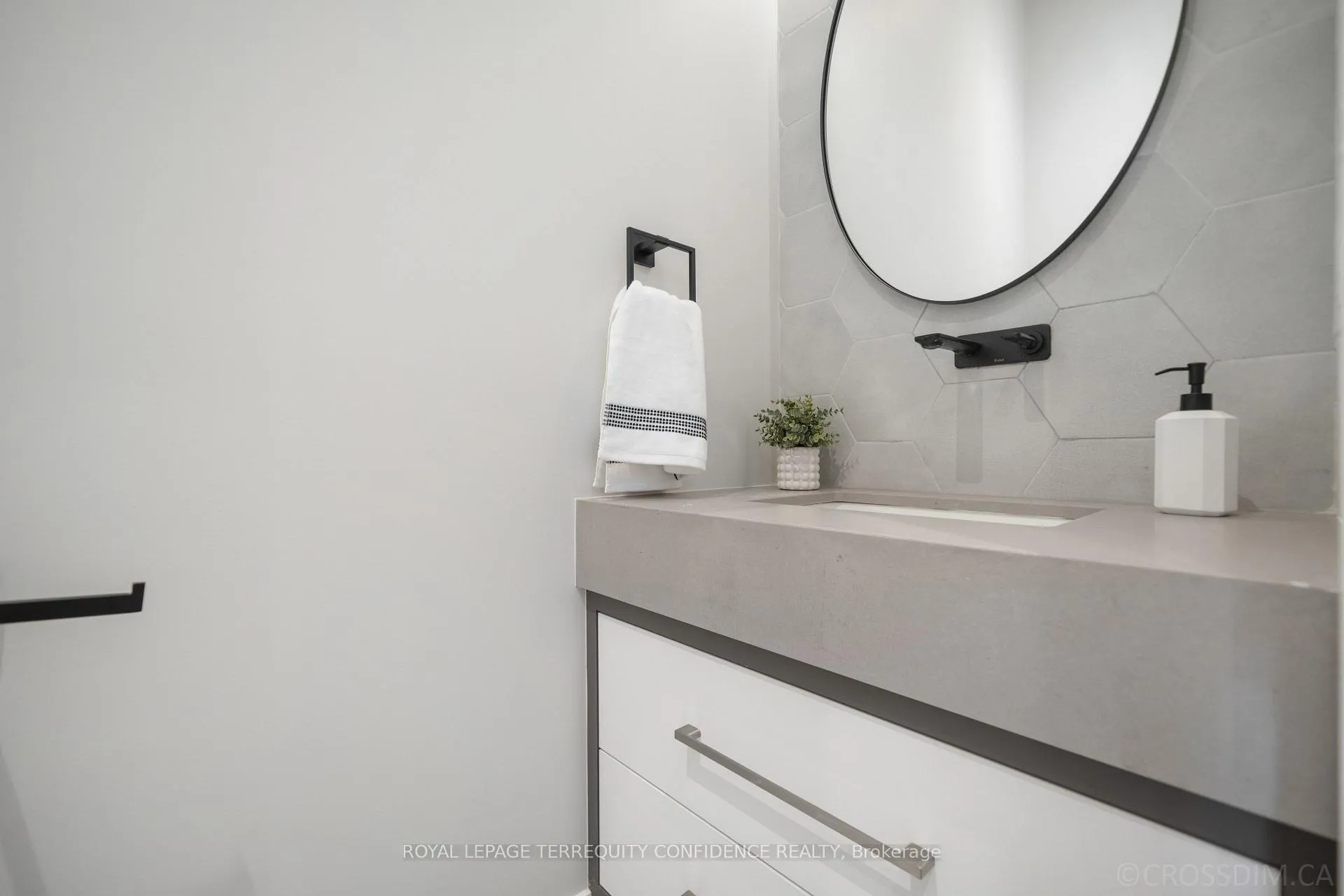 Photo 13 of 80 Barker Avenue, Toronto, Danforth Village-East York — HOMEH