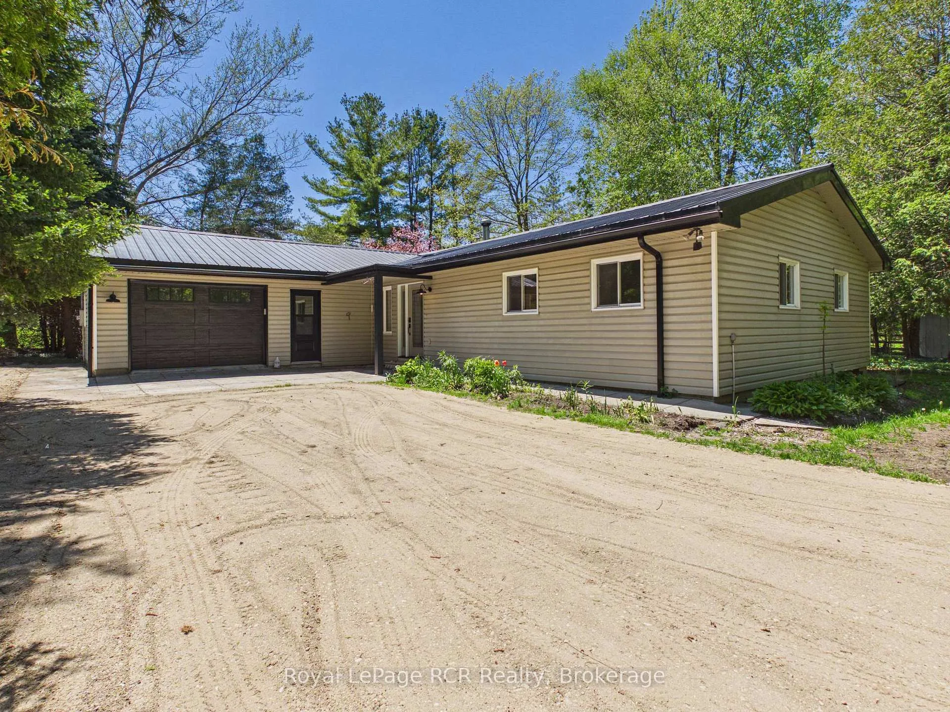 Photo 1 of 375 Lake Range Drive, Huron-Kinloss — HOMEH