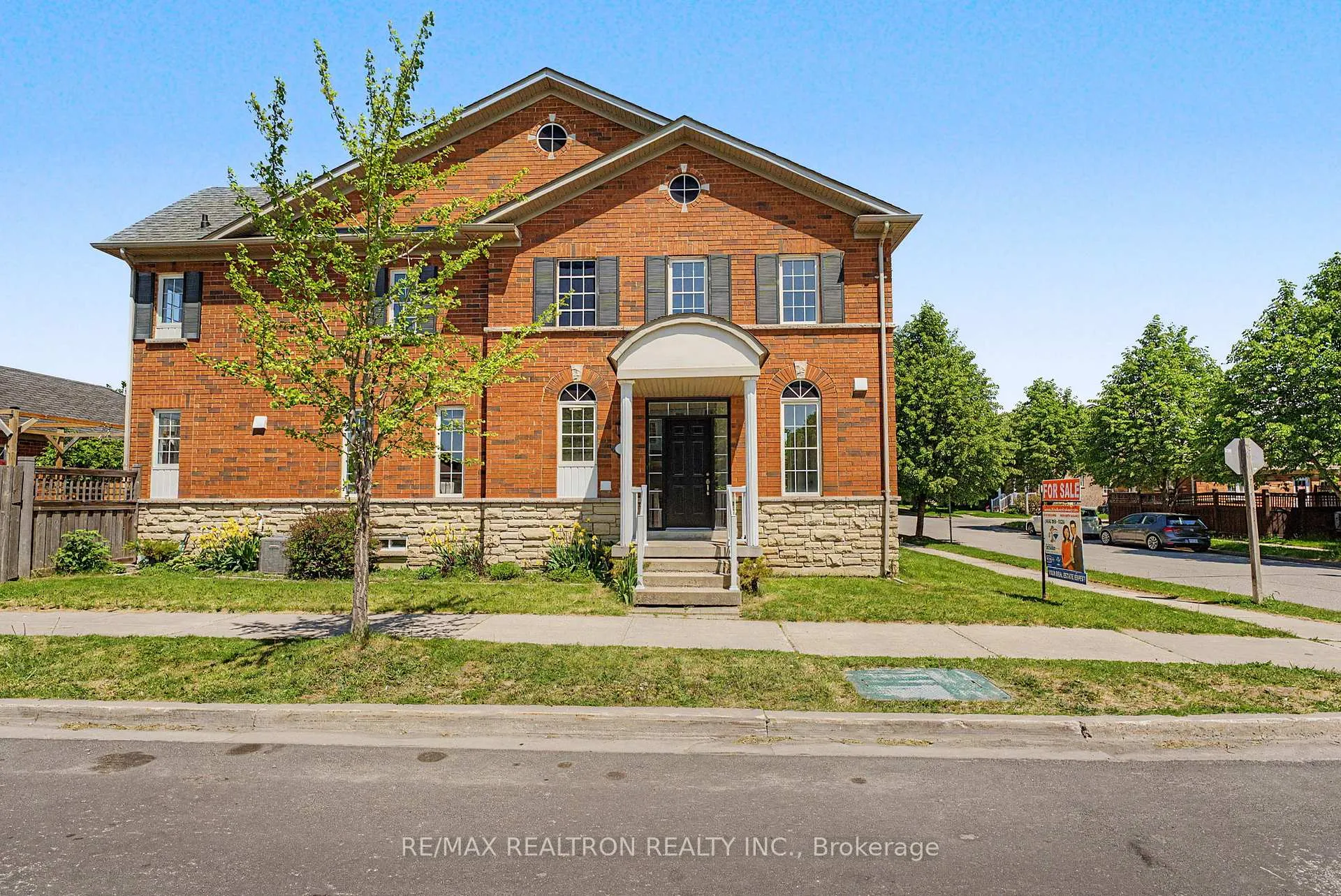 Photo 2 of 6 Northvale Road, Markham, Cornell — HOMEH