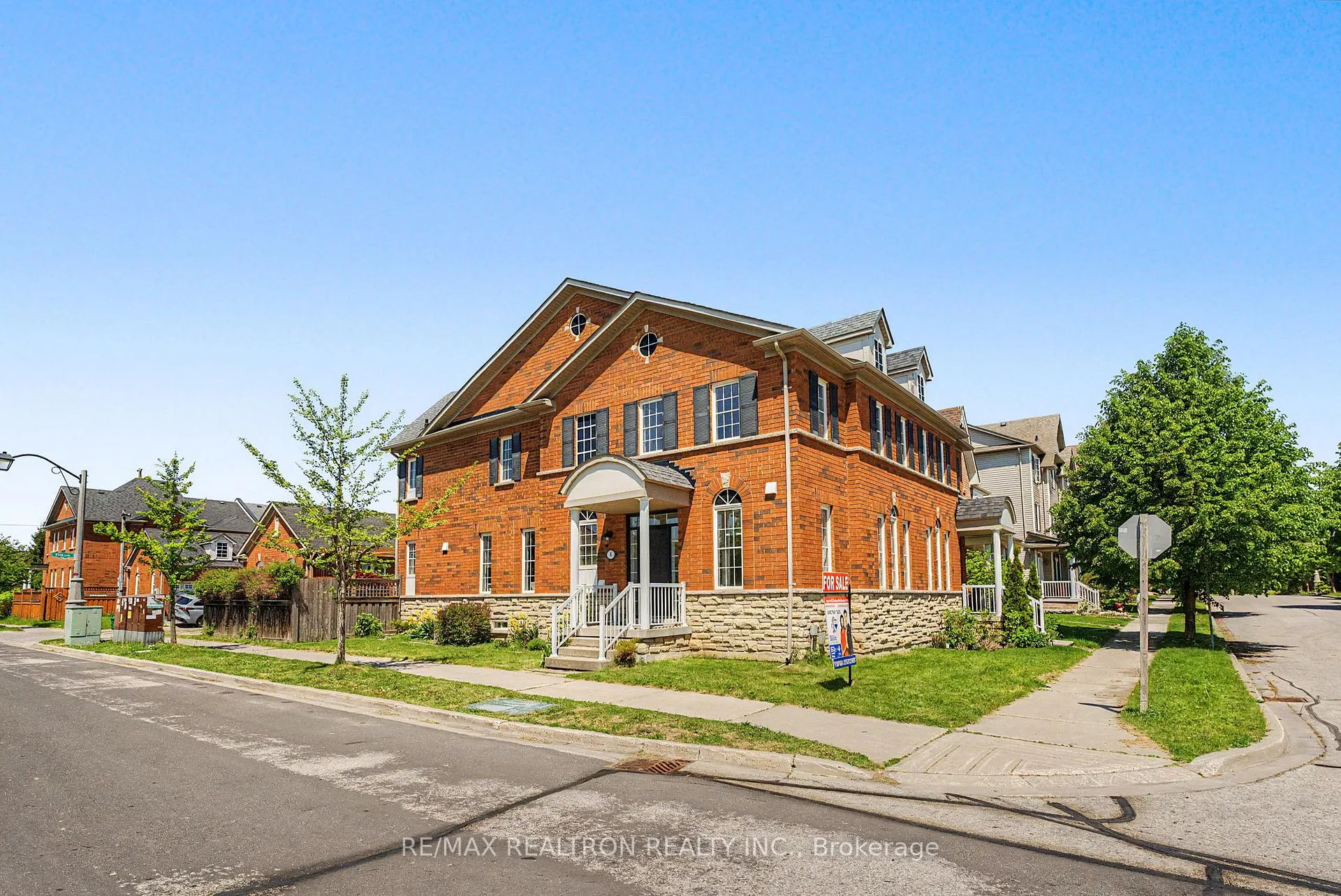 Photo 3 of 6 Northvale Road, Markham, Cornell — HOMEH