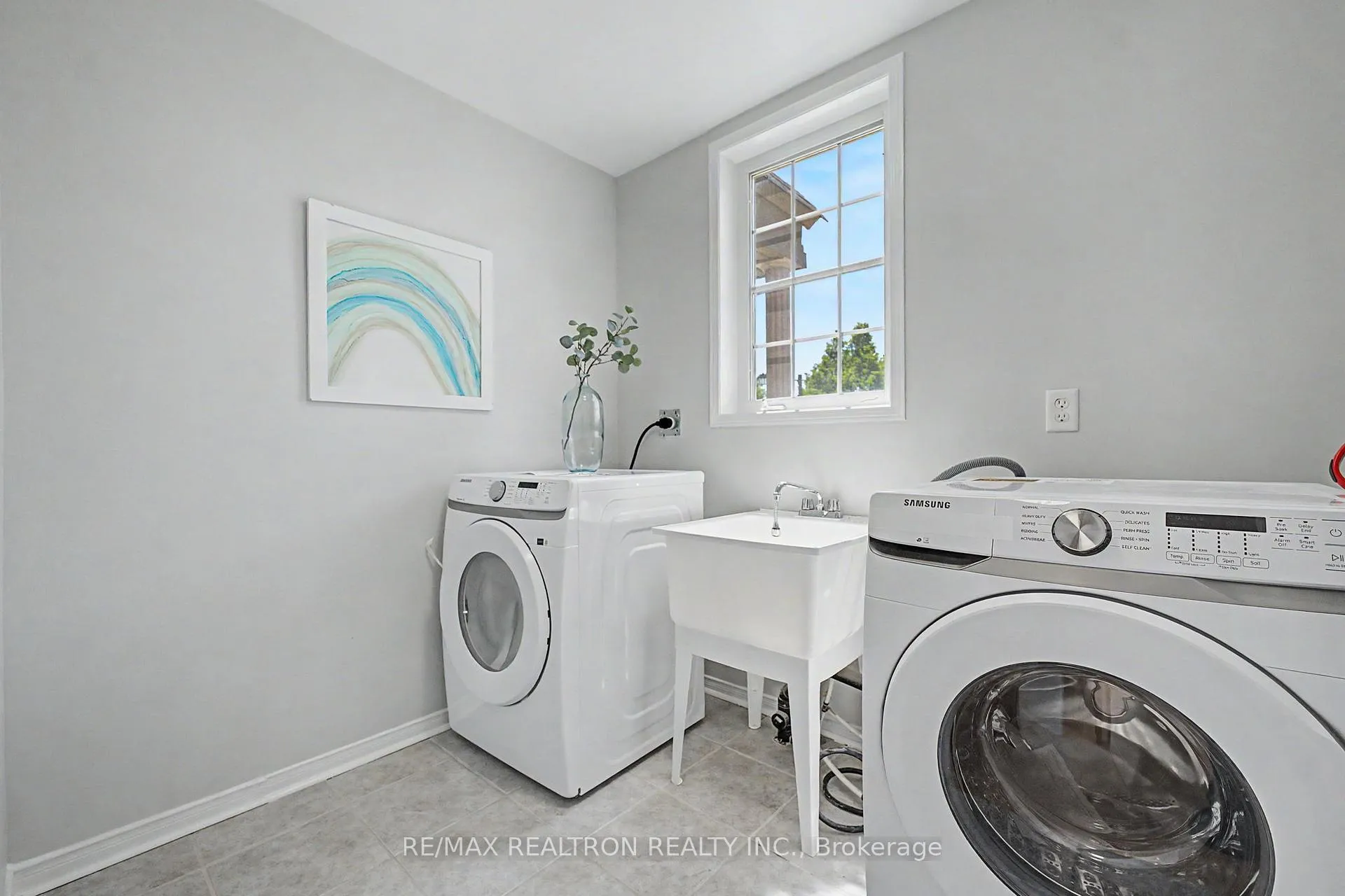 Photo 11 of 6 Northvale Road, Markham, Cornell — HOMEH