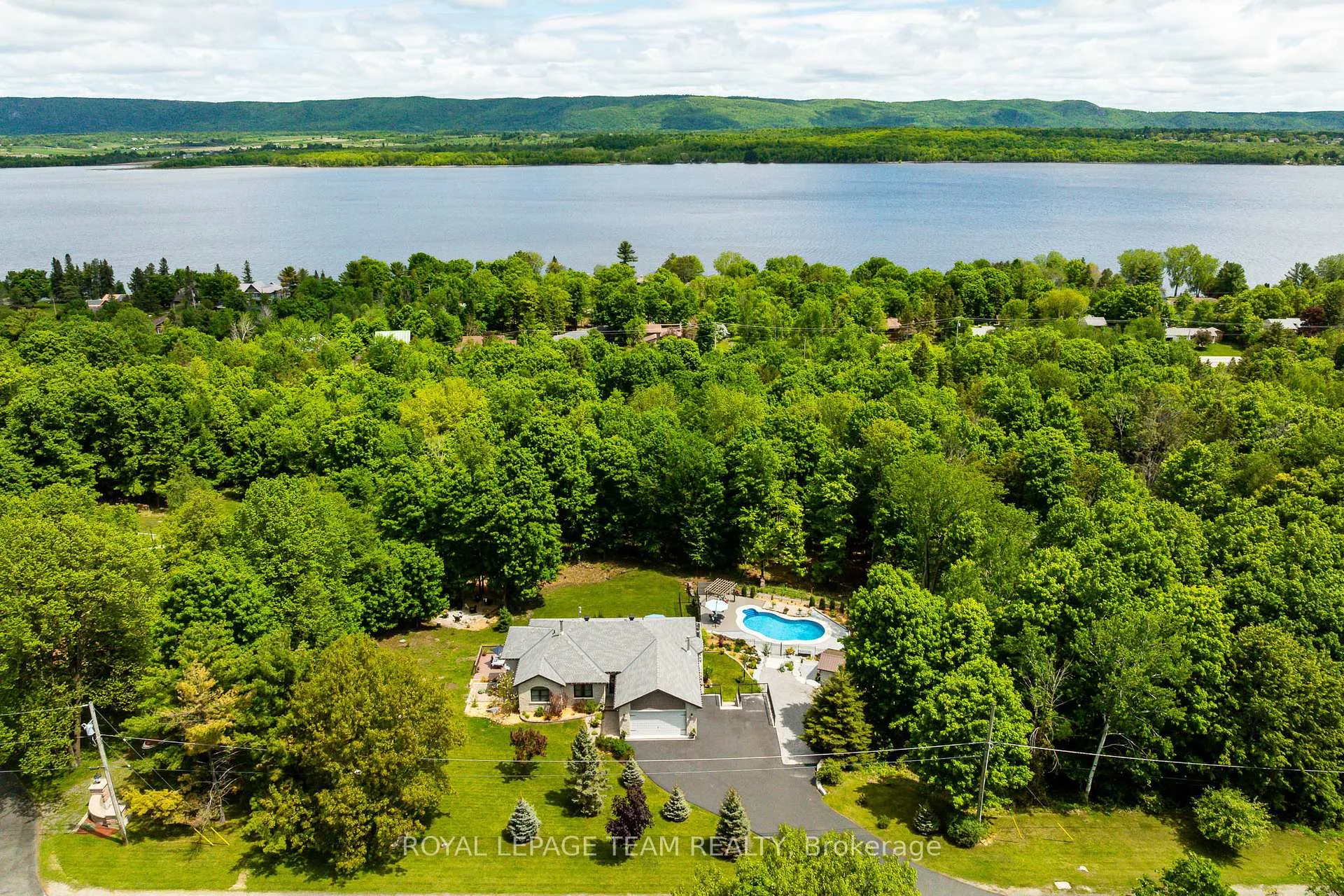 Photo 2 of 2866 Stonebridge Road, Ottawa, Dunrobin Shores — HOMEH