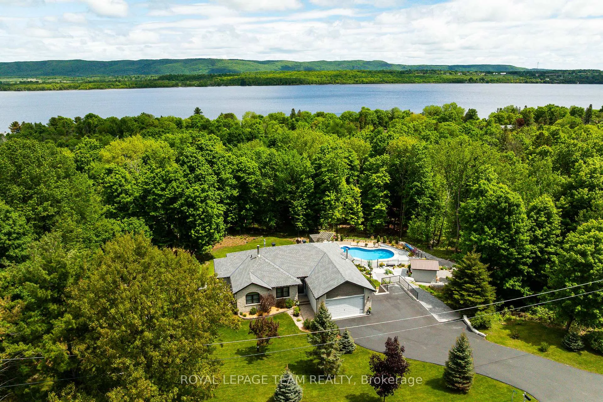 Photo 3 of 2866 Stonebridge Road, Ottawa, Dunrobin Shores — HOMEH