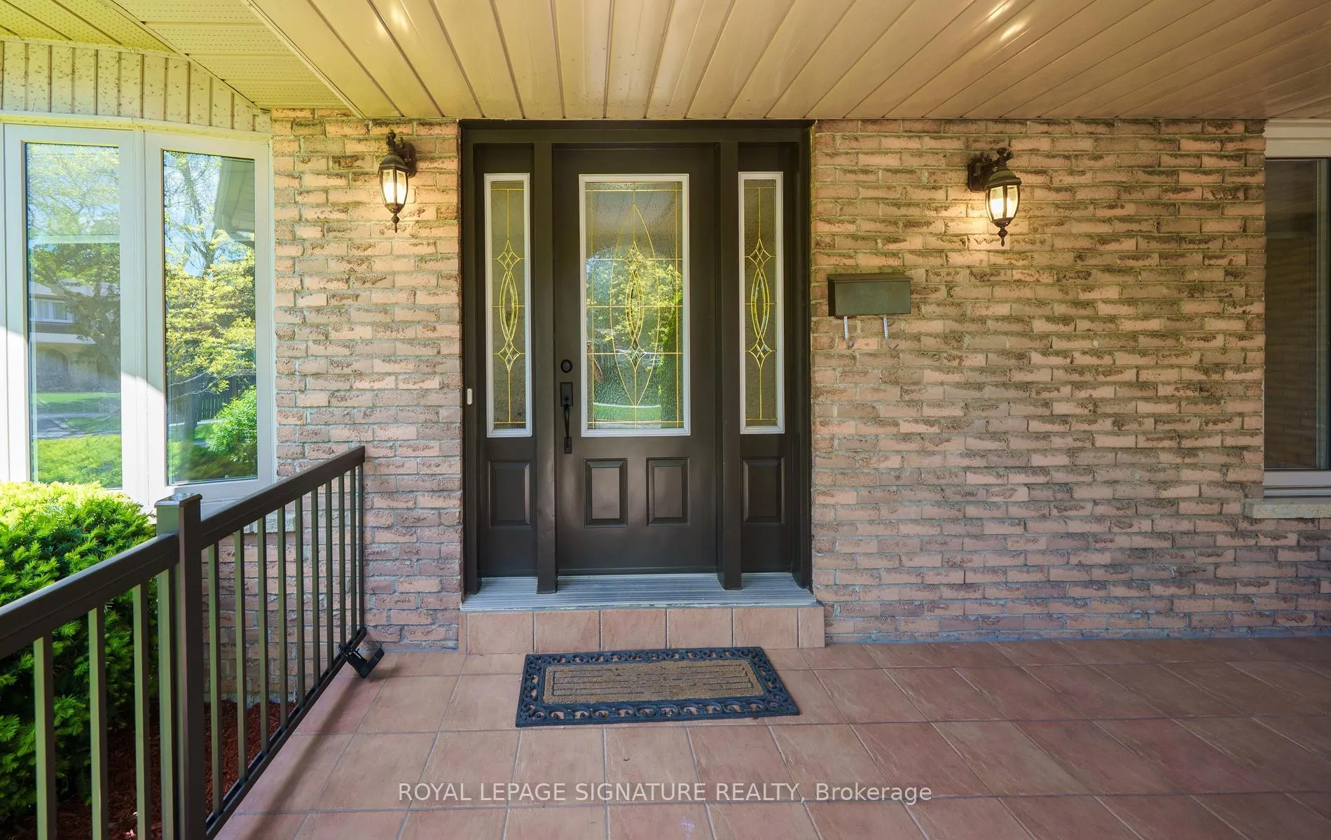 Photo 5 of 44 Roydawn Crescent, Scarborough, Centennial Scarborough — HOMEH
