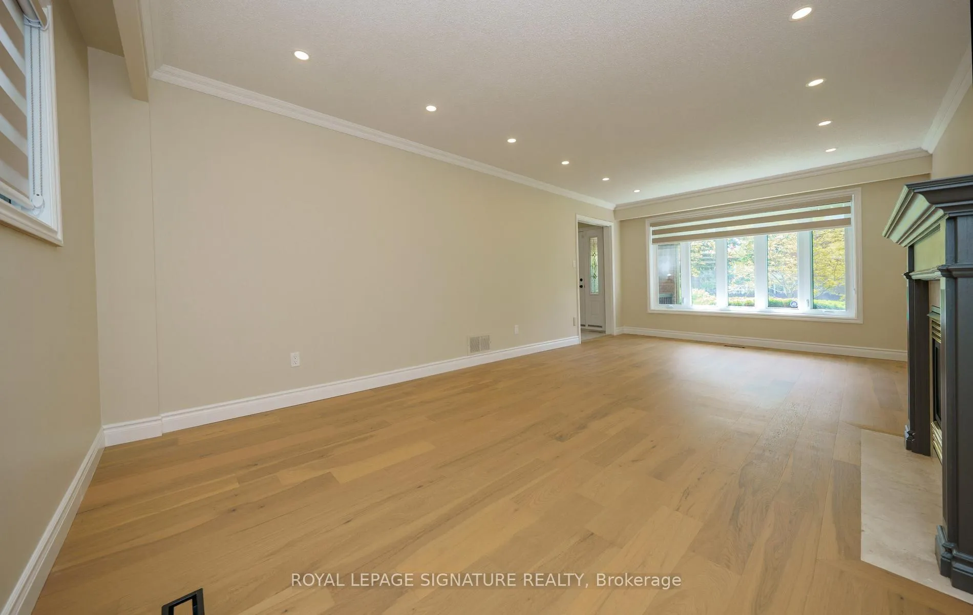 Photo 8 of 44 Roydawn Crescent, Scarborough, Centennial Scarborough — HOMEH