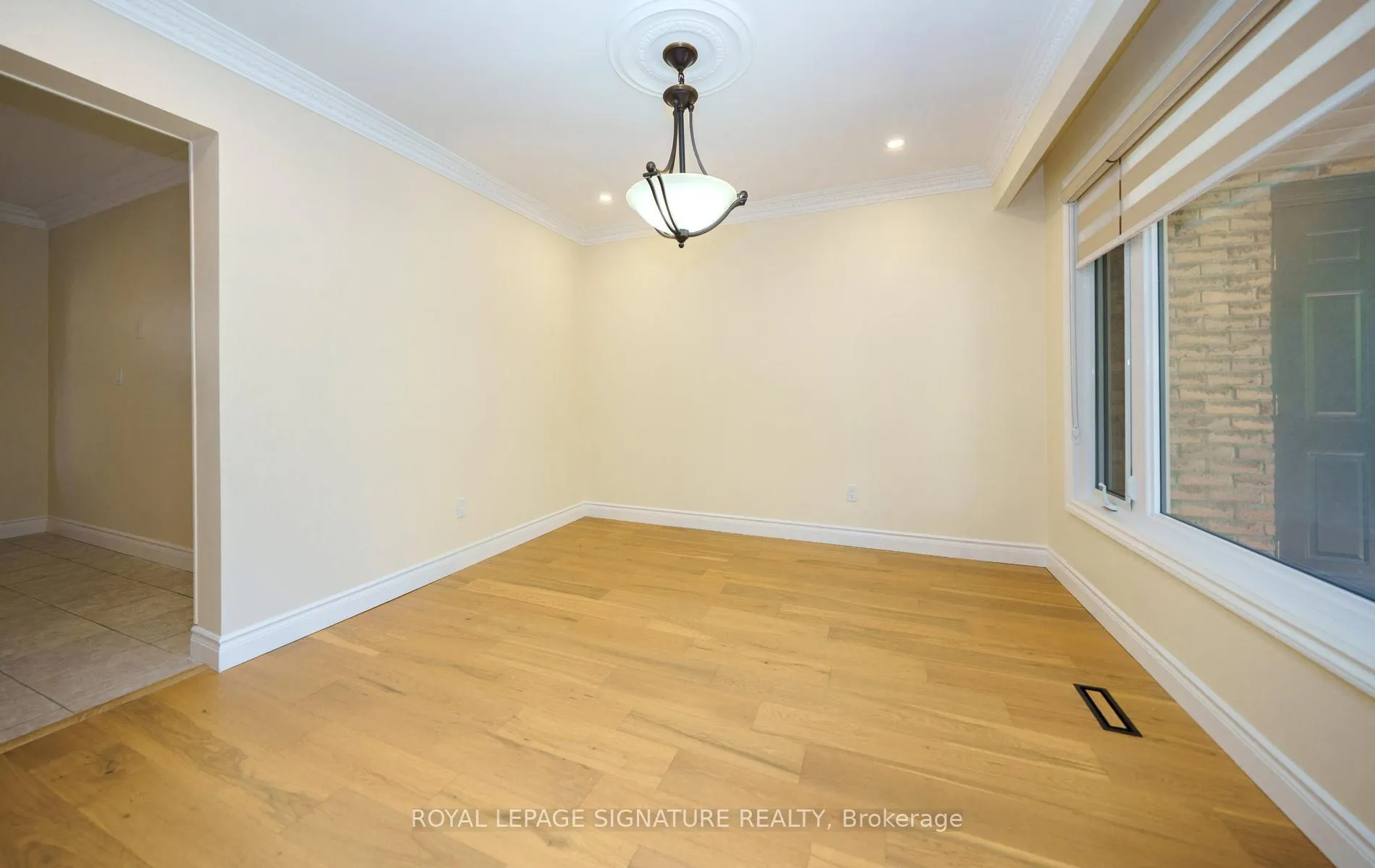 Photo 12 of 44 Roydawn Crescent, Scarborough, Centennial Scarborough — HOMEH
