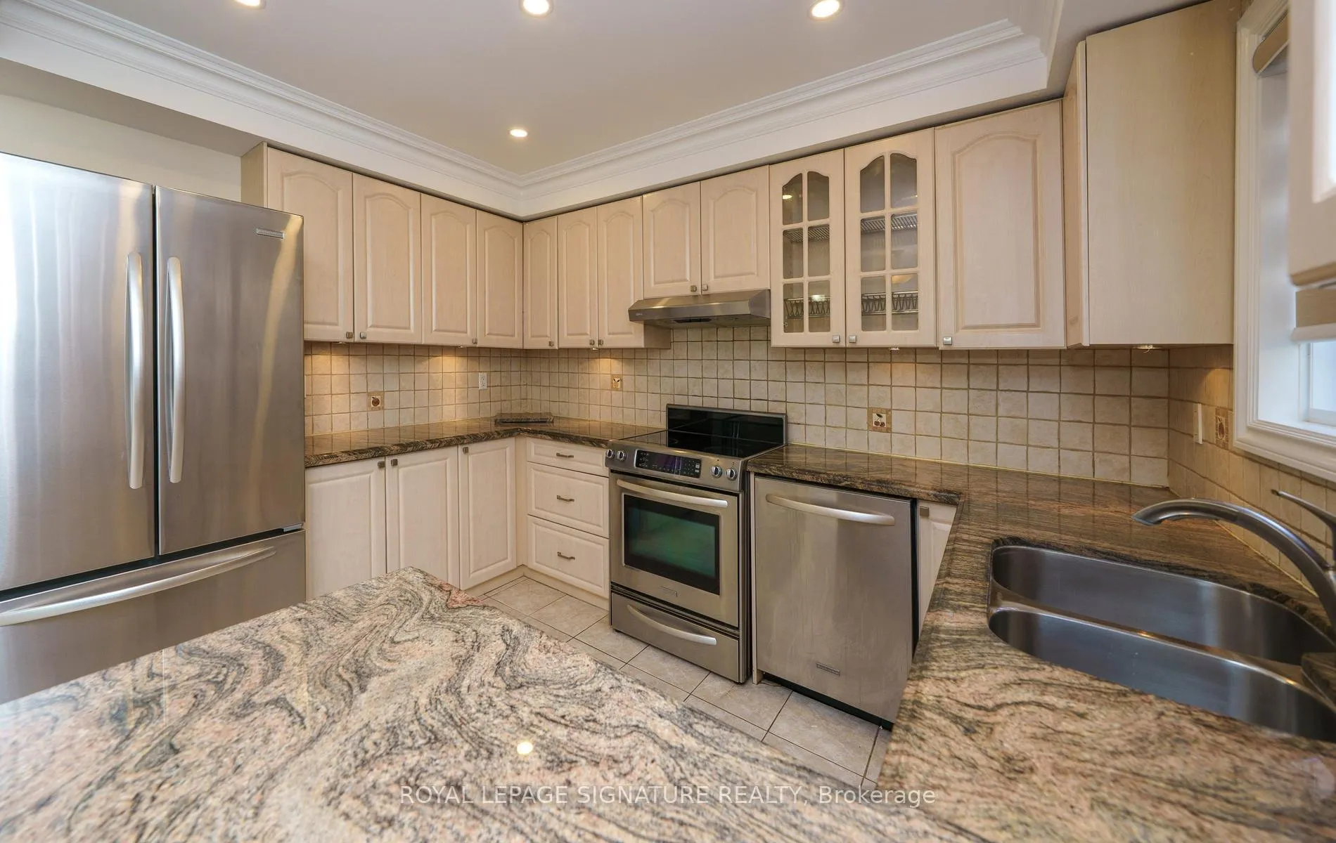 Photo 19 of 44 Roydawn Crescent, Scarborough, Centennial Scarborough — HOMEH