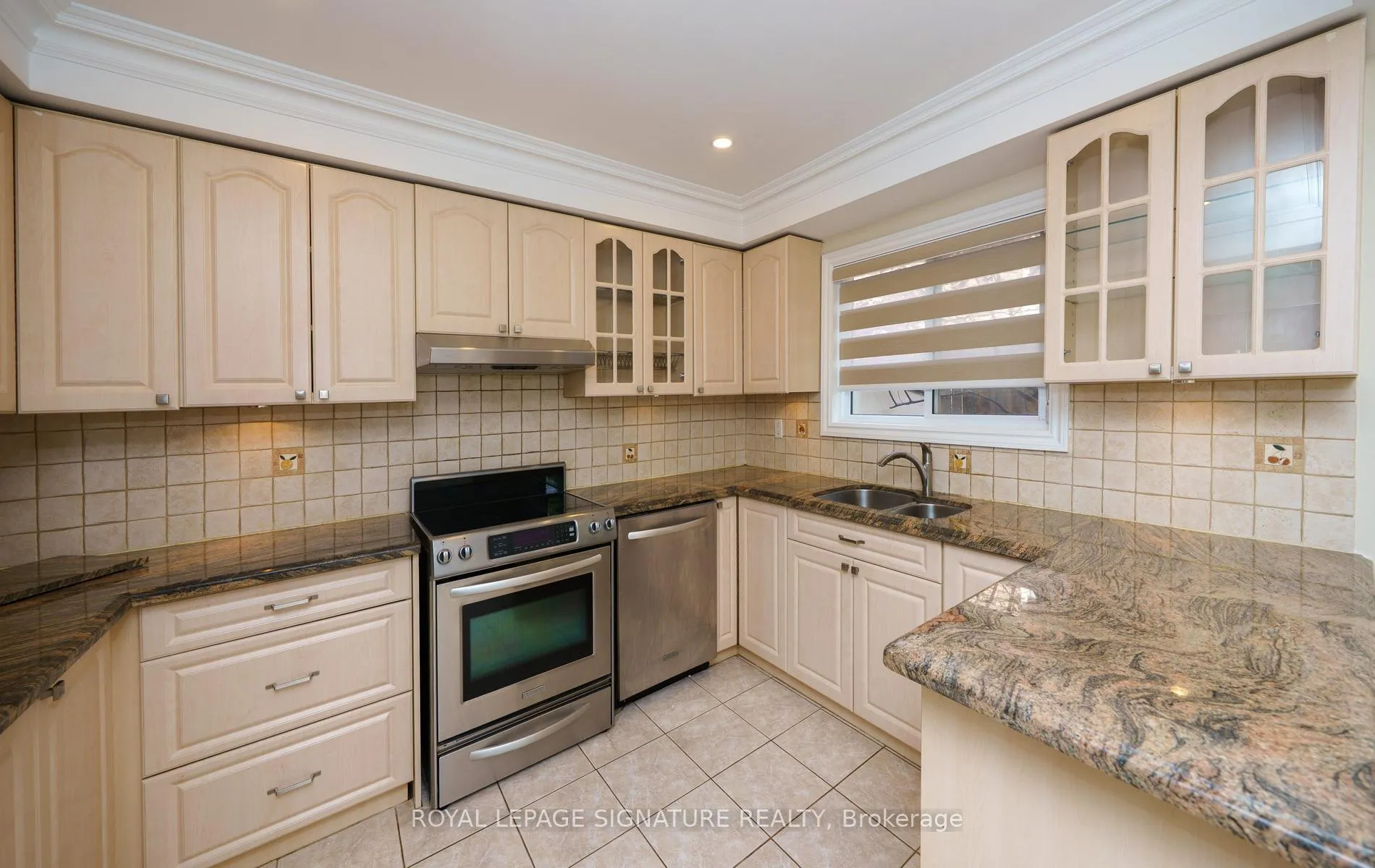 Photo 20 of 44 Roydawn Crescent, Scarborough, Centennial Scarborough — HOMEH