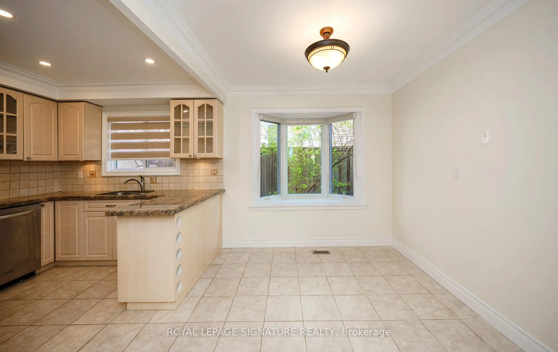 Photo 23 of 44 Roydawn Crescent, Scarborough, Centennial Scarborough — HOMEH