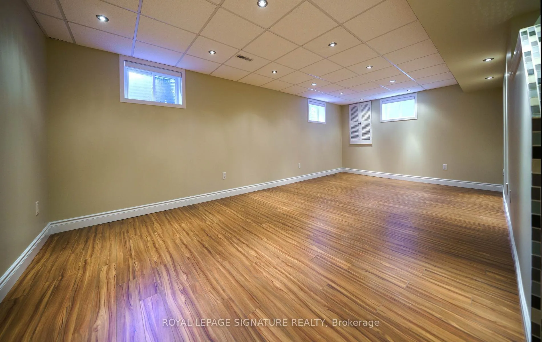 Photo 35 of 44 Roydawn Crescent, Scarborough, Centennial Scarborough — HOMEH
