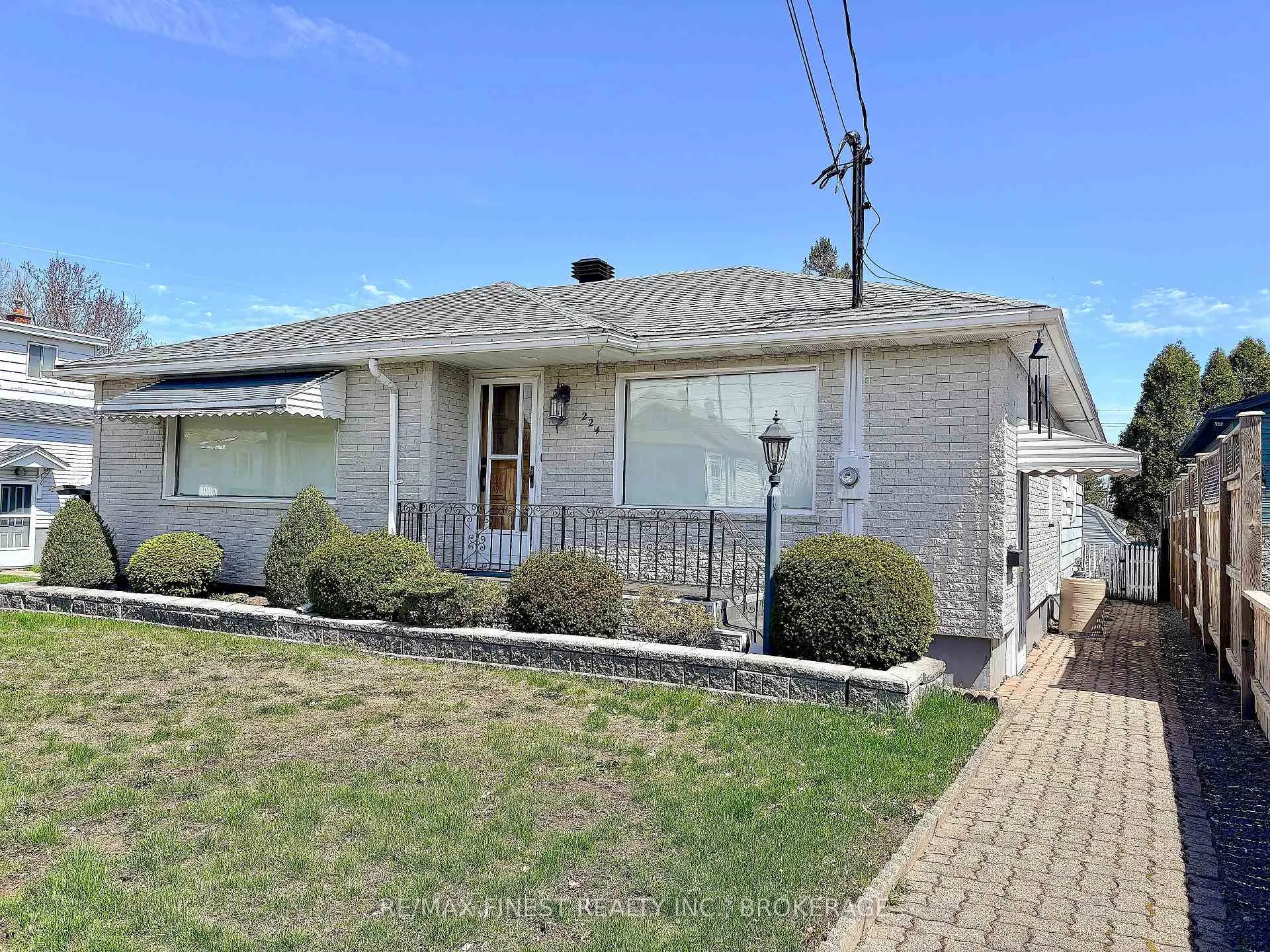 Photo 2 of 224 Danis Avenue, Cornwall — HOMEH